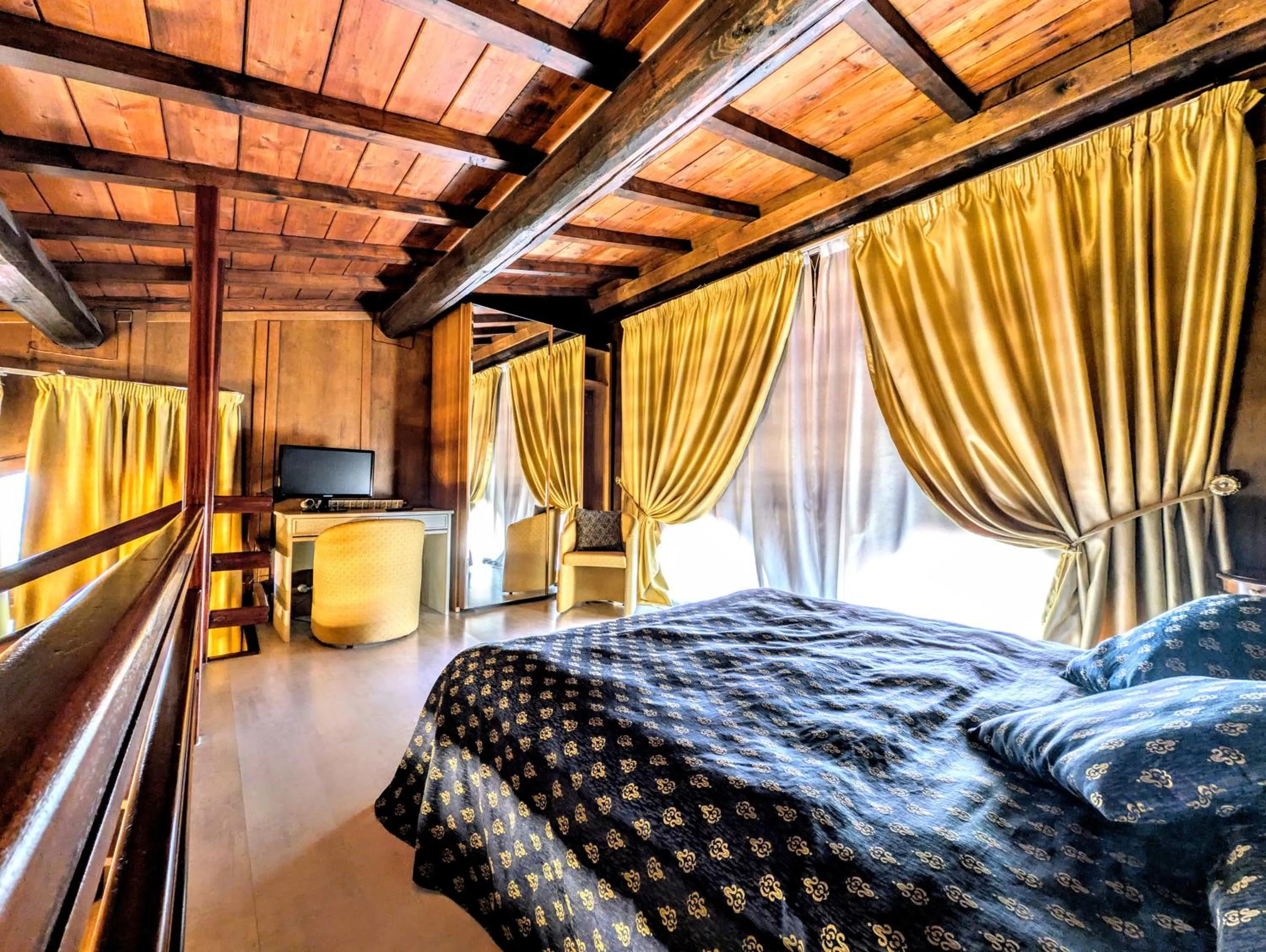 Two-Bedroom Apartment in Residence Villa La Fornacina