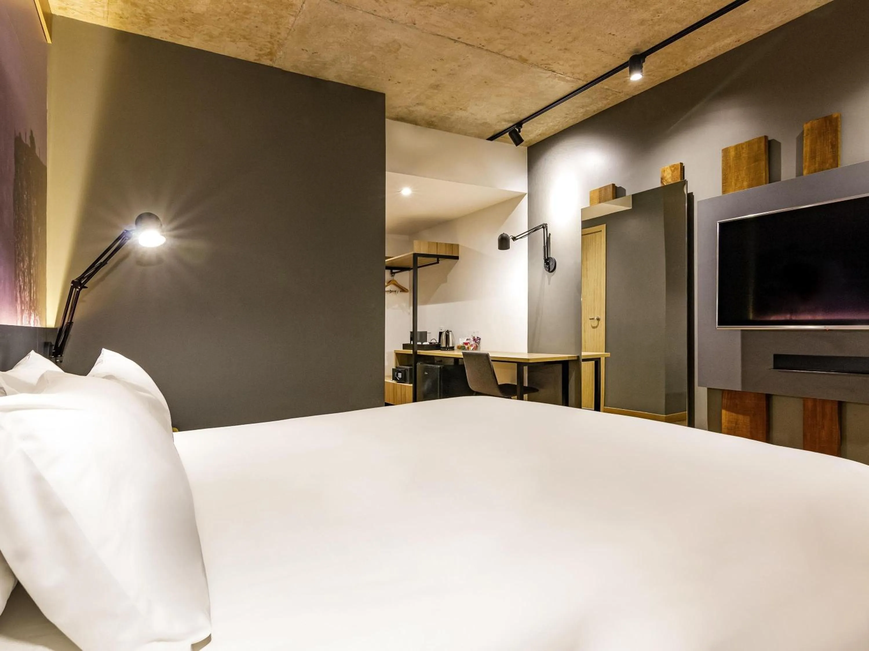 Bedroom, Bed in Novotel Criciuma