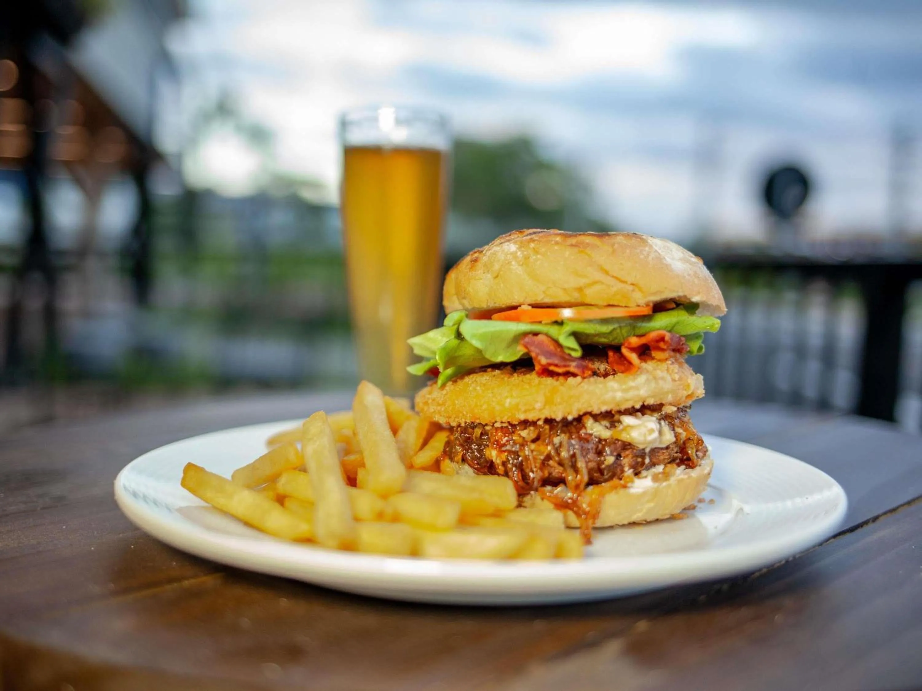 Lounge or bar in Novotel Criciuma