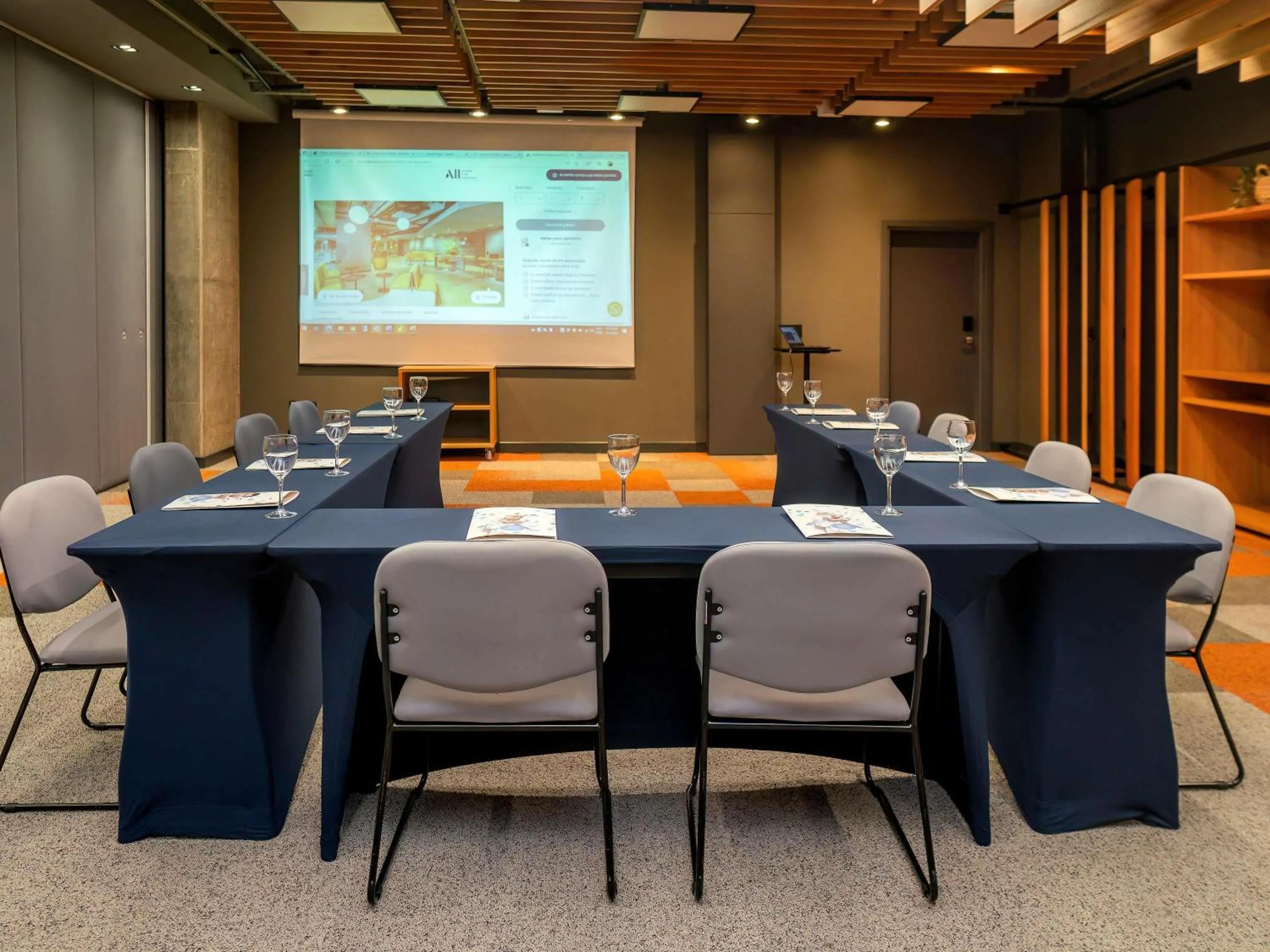 Meeting/conference room in Novotel Criciuma