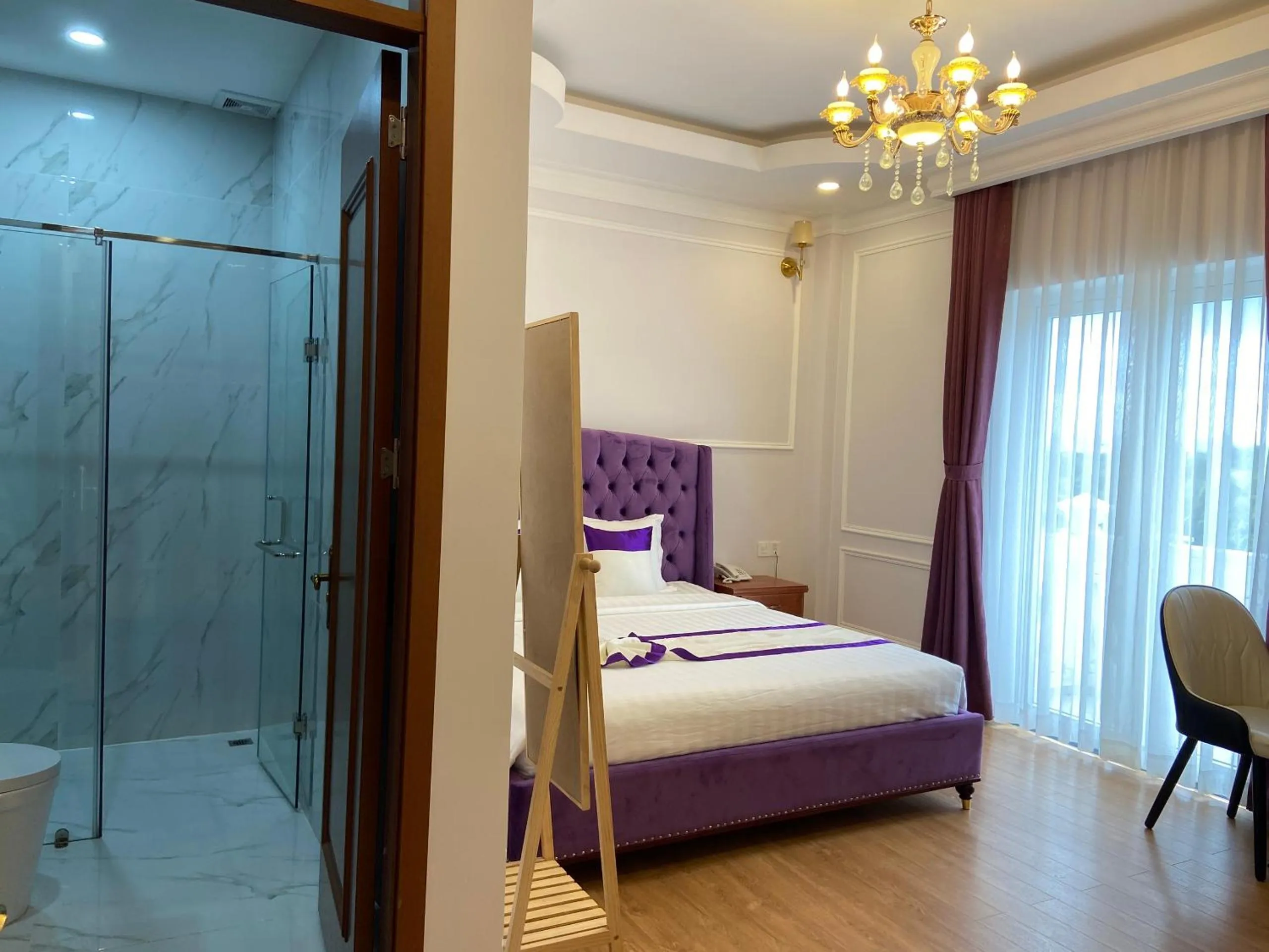 Property building, Bed in Peach Valley Hotel Dalat