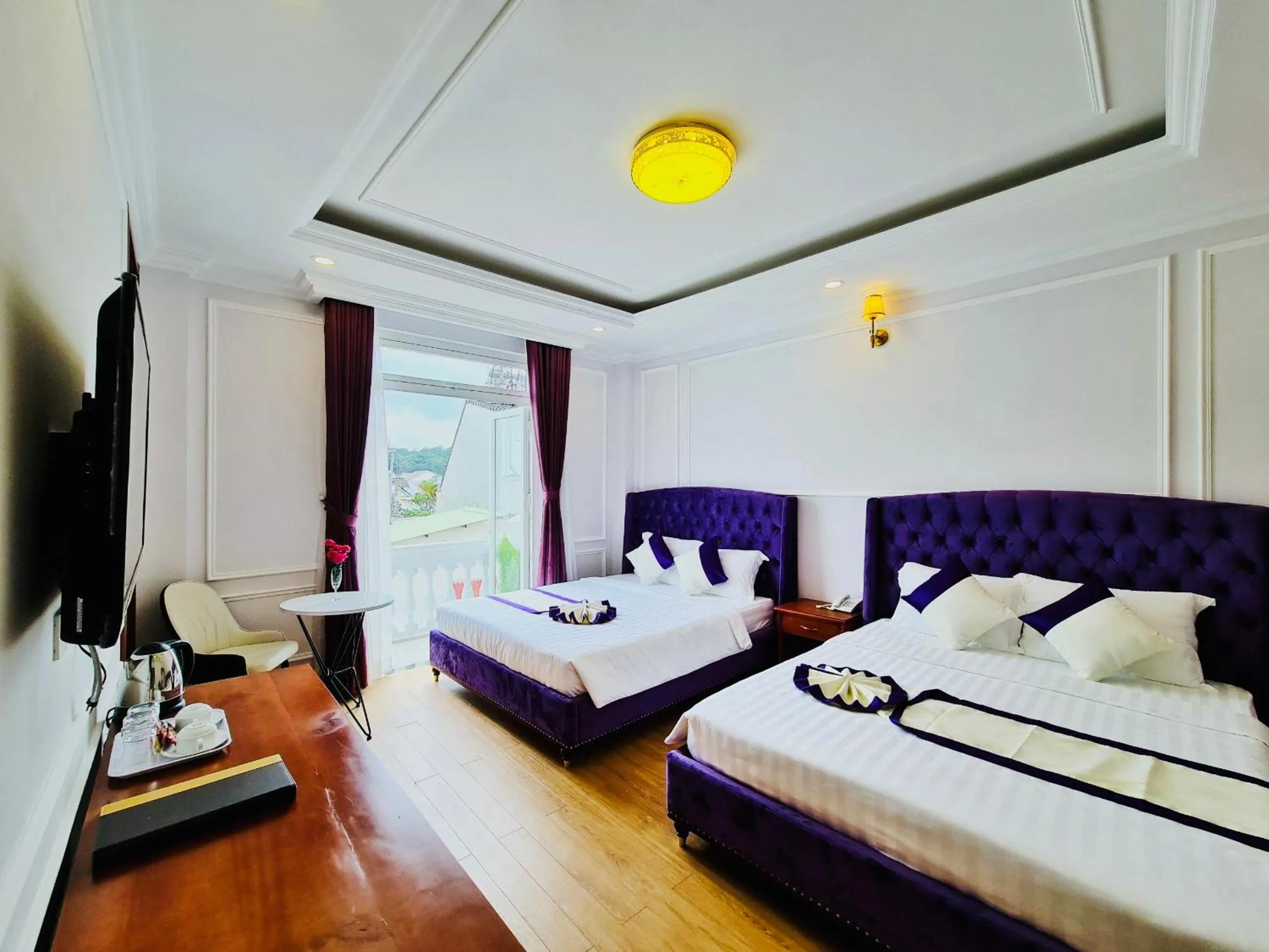 Balcony/Terrace, Bed in Peach Valley Hotel Dalat