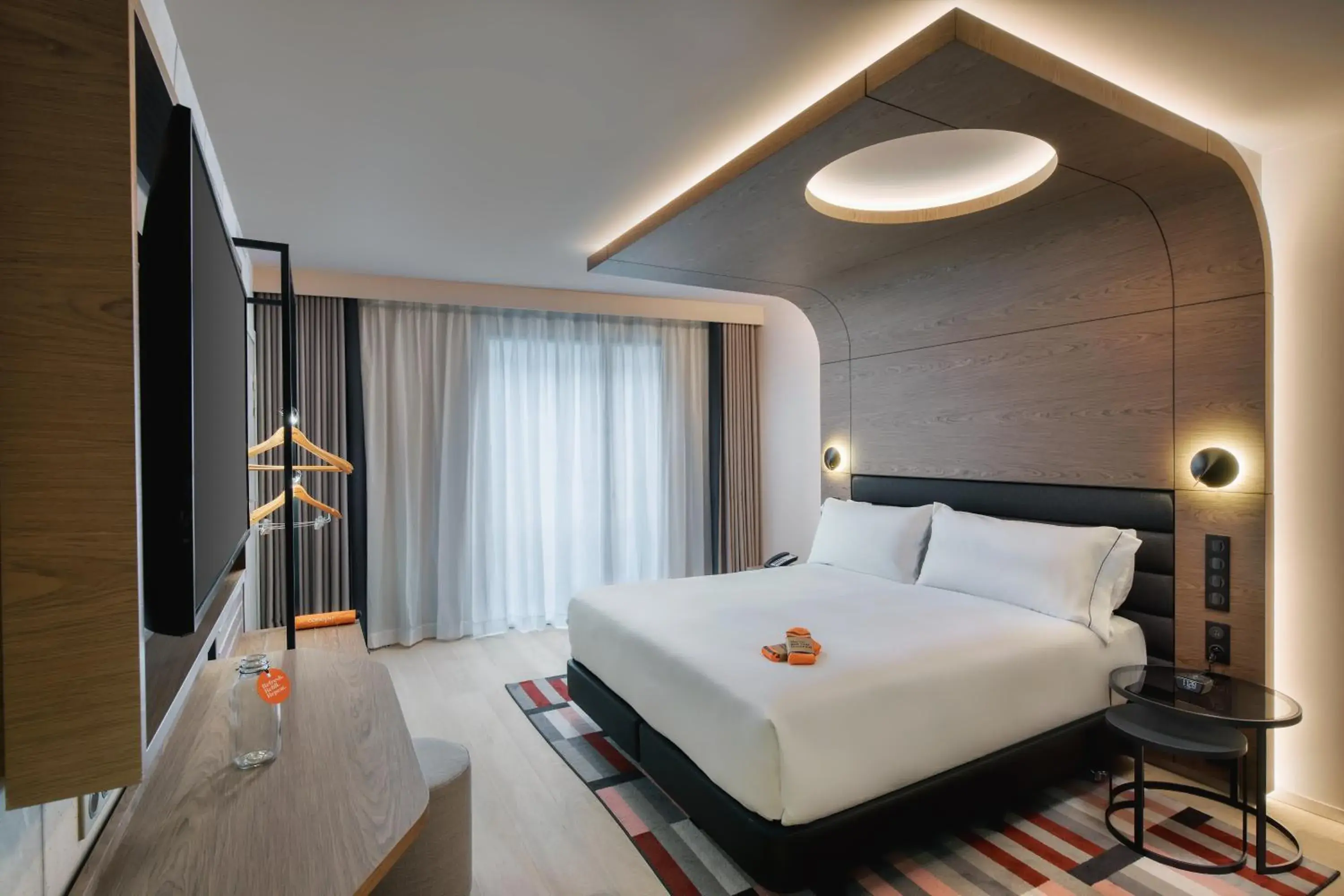 King Room - Mobility Accessible in Canopy By Hilton Paris Eiffel Tower King Room - Mobility Accessible in Canopy By Hilton Paris Eiffel Tower