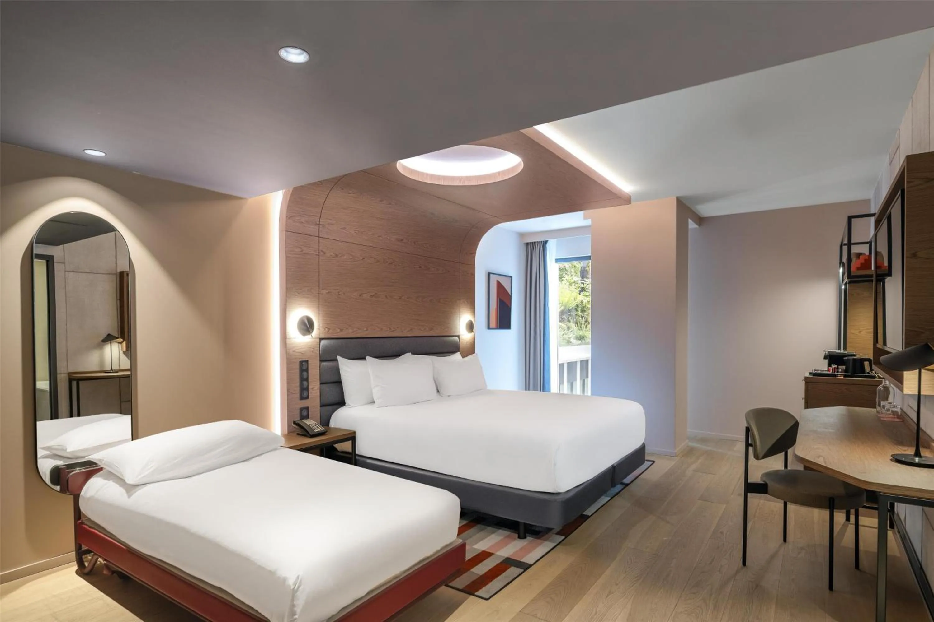 Bedroom, Bed in Canopy By Hilton Paris Eiffel Tower