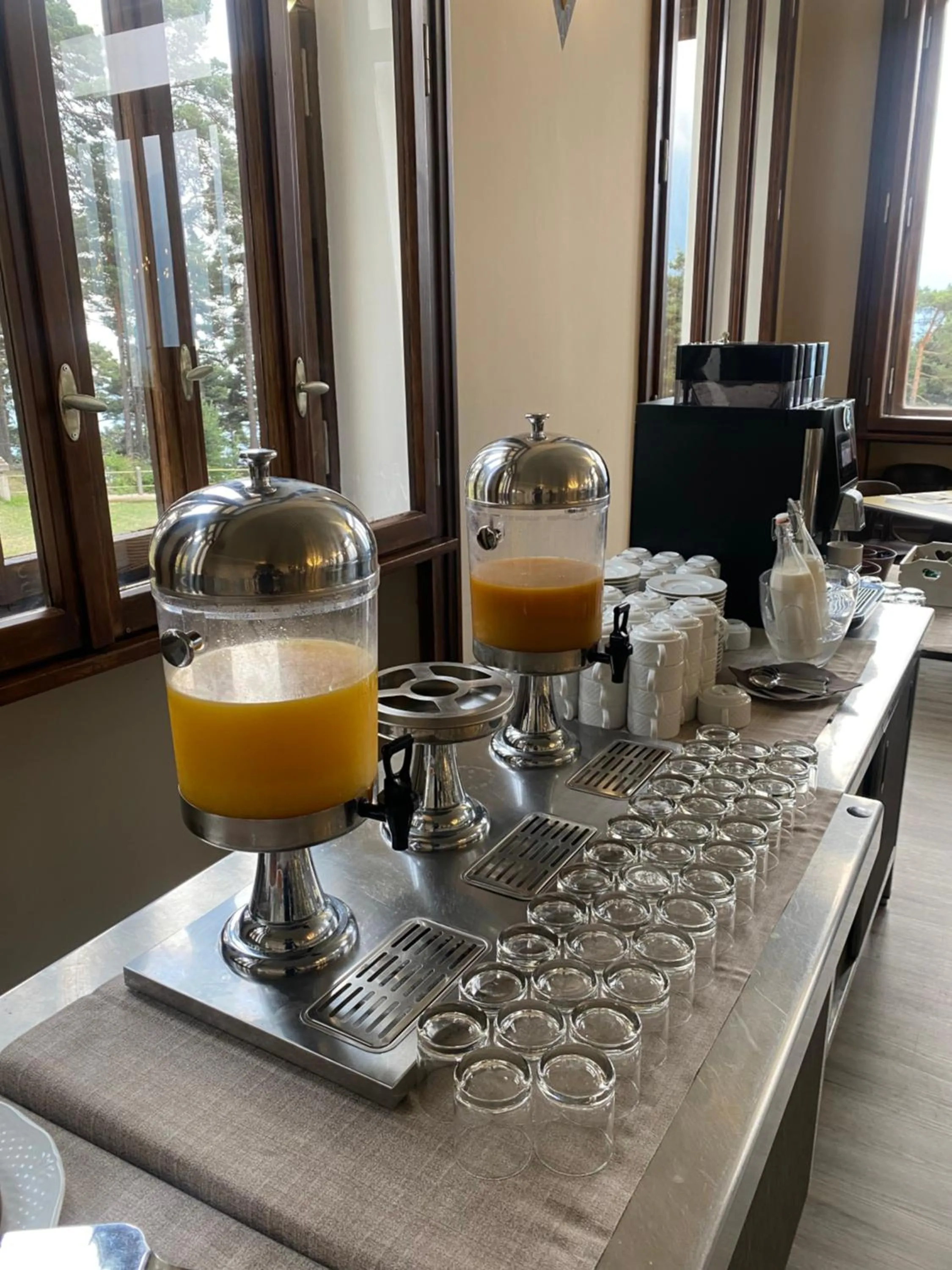 Pràcatinat Hotel & Restaurant