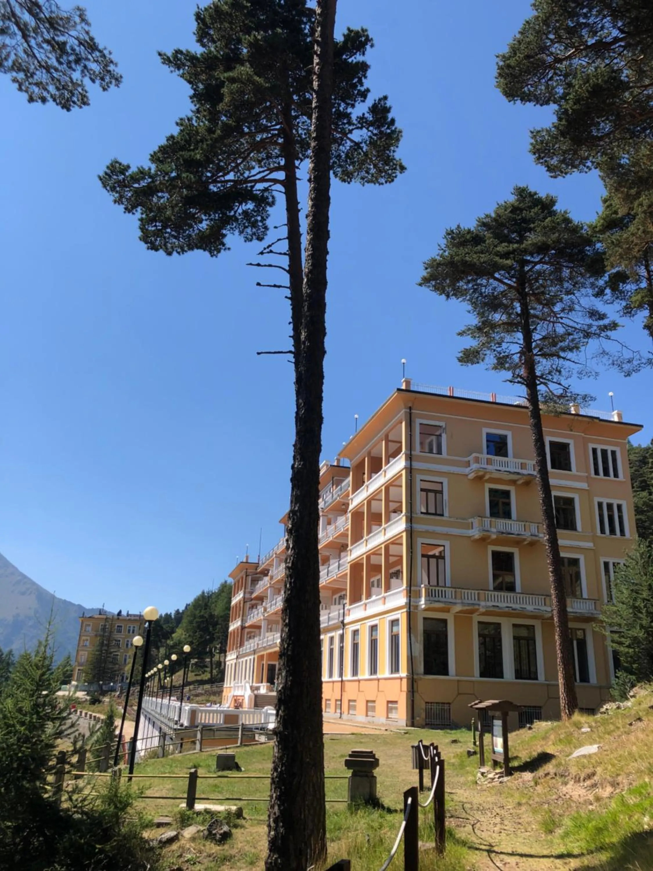 Pràcatinat Hotel & Restaurant