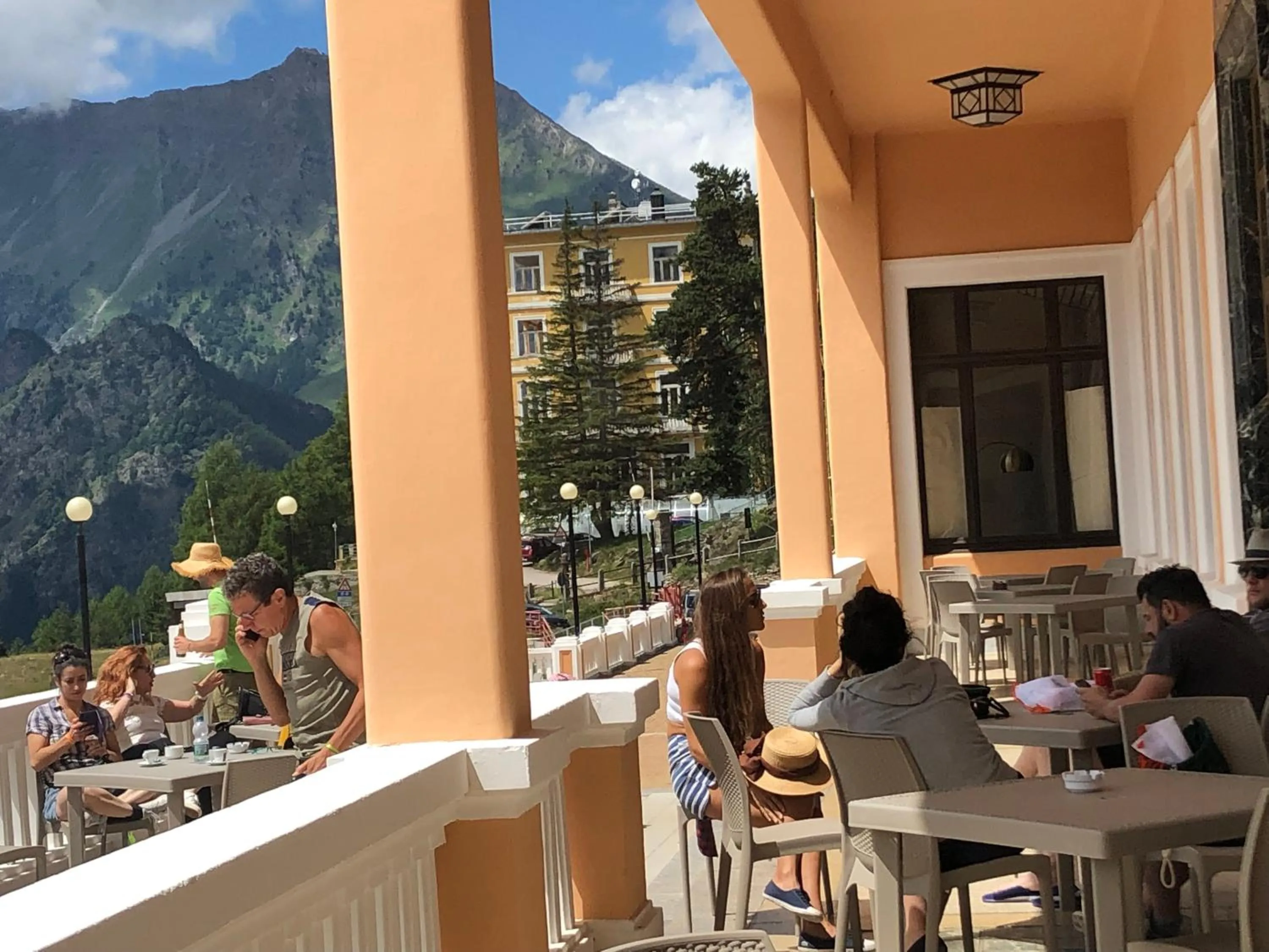 Pràcatinat Hotel & Restaurant