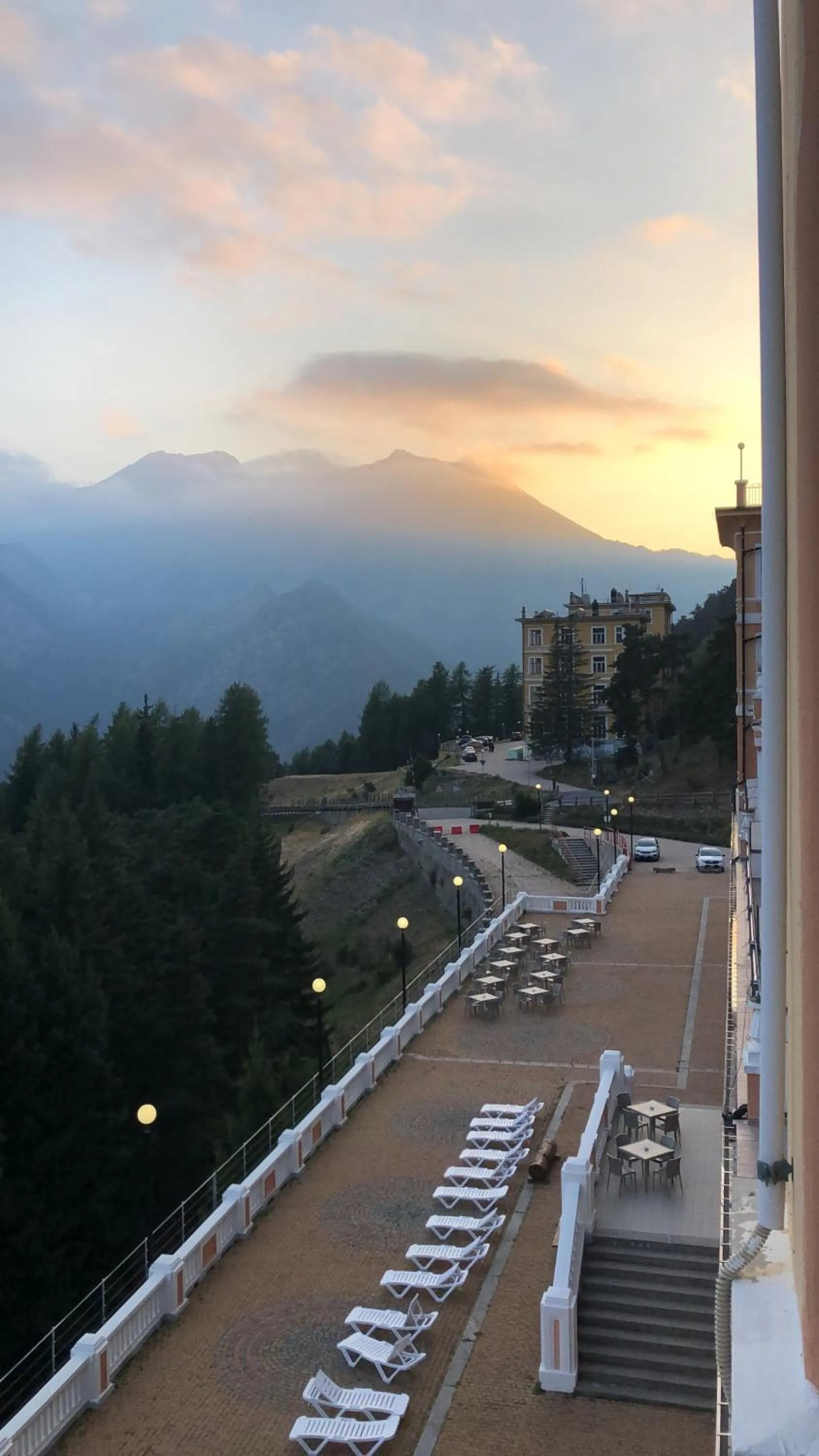 Pràcatinat Hotel & Restaurant