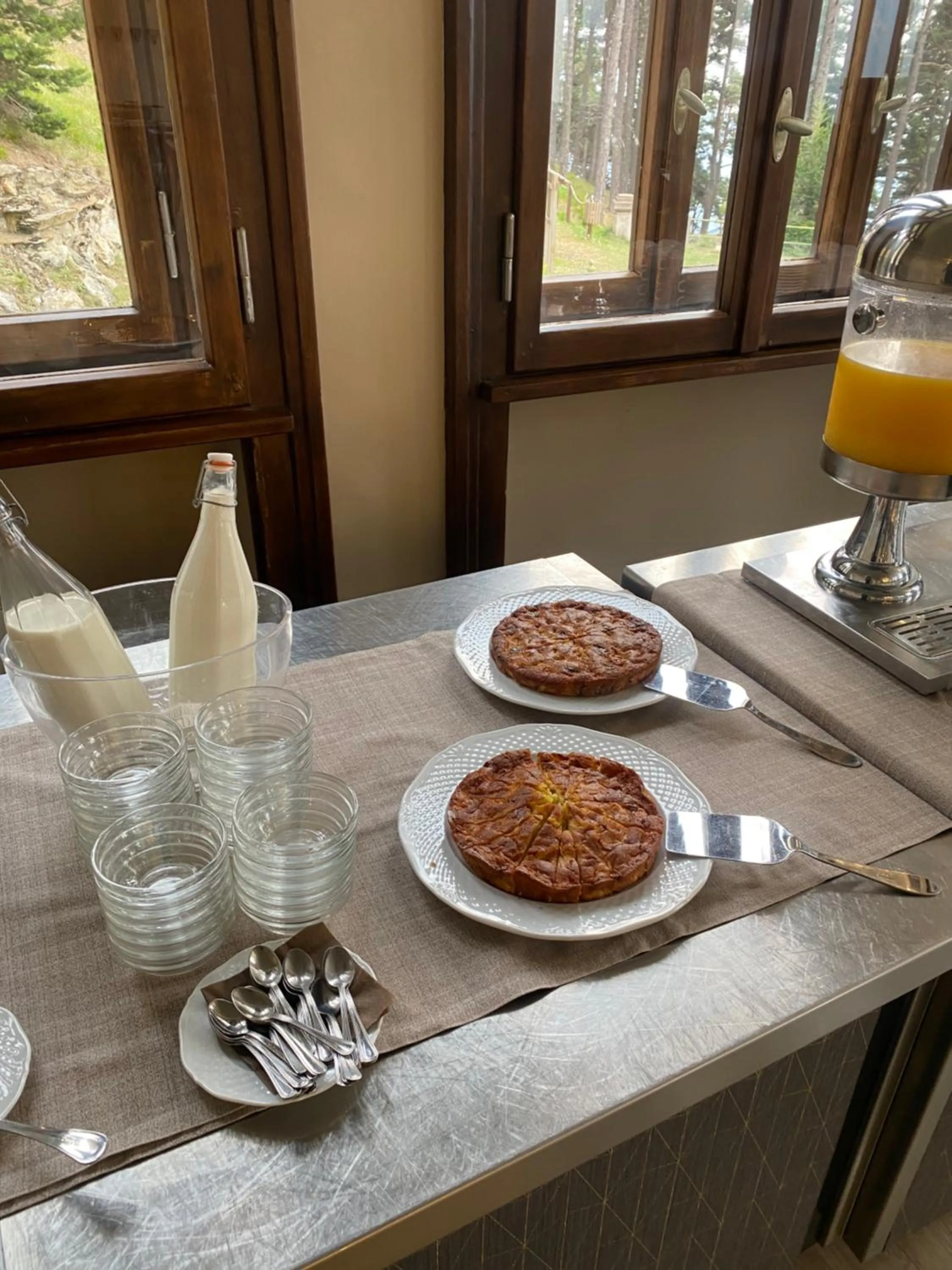 Pràcatinat Hotel & Restaurant