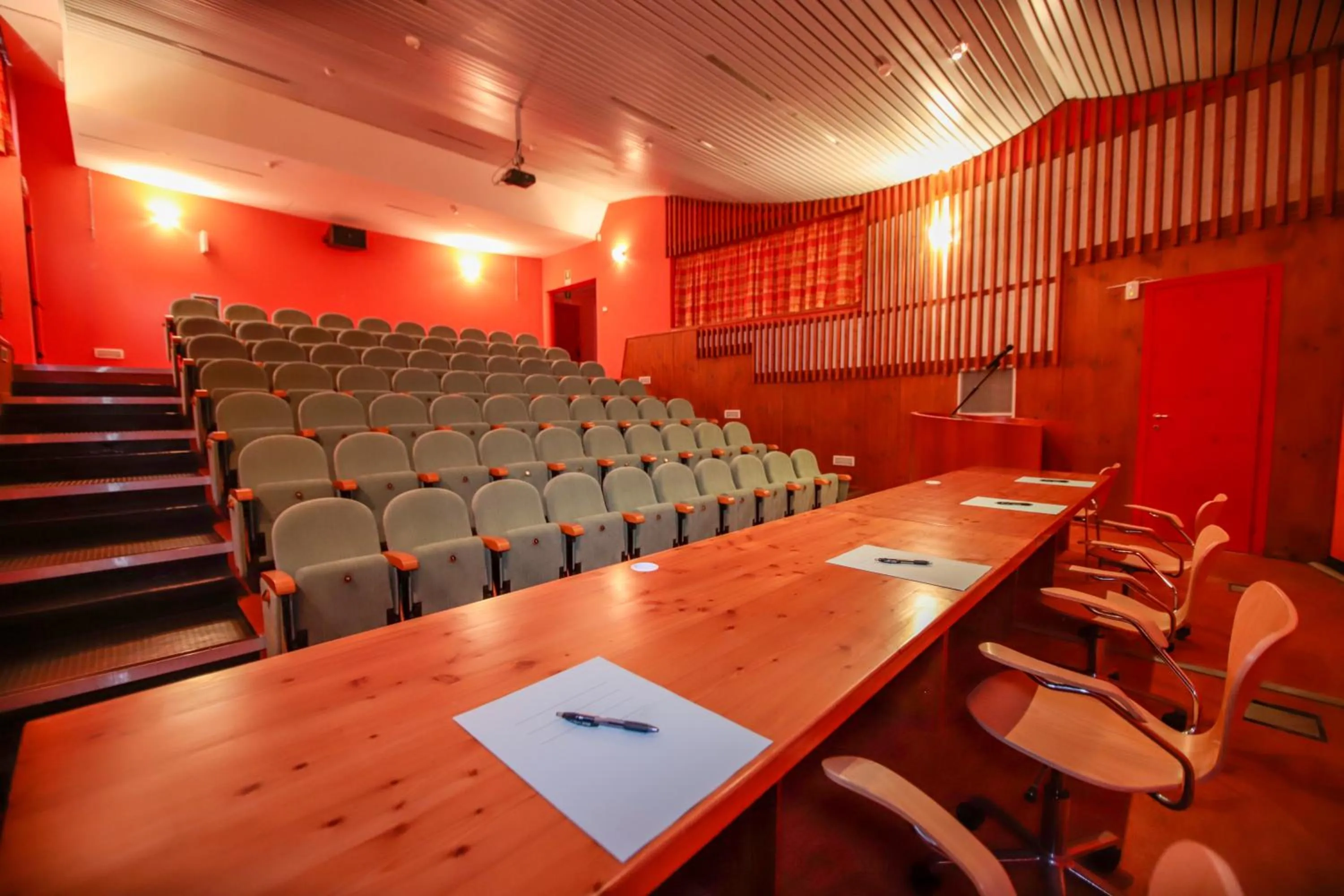 Pràcatinat Hotel & Restaurant