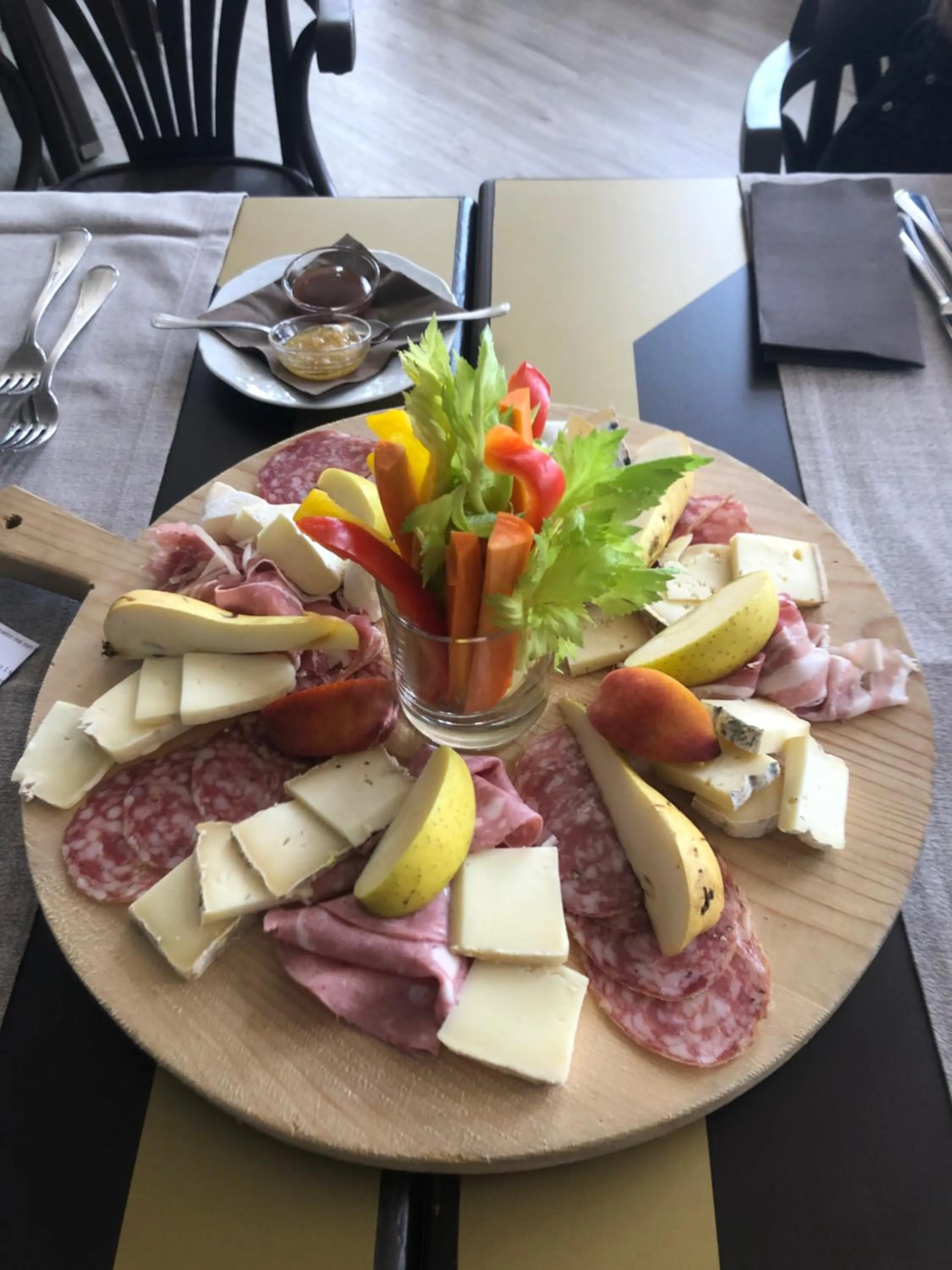 Pràcatinat Hotel & Restaurant