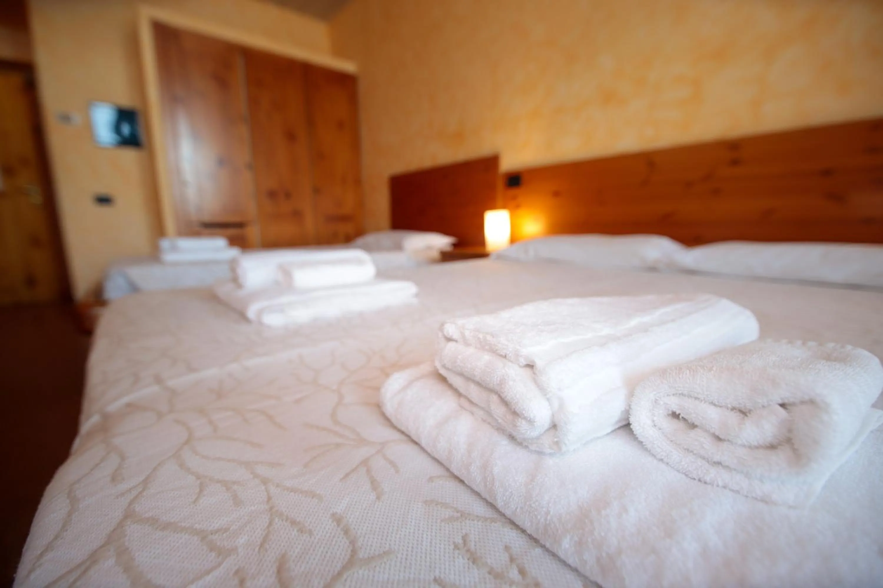 Bed in Pràcatinat Hotel & Restaurant