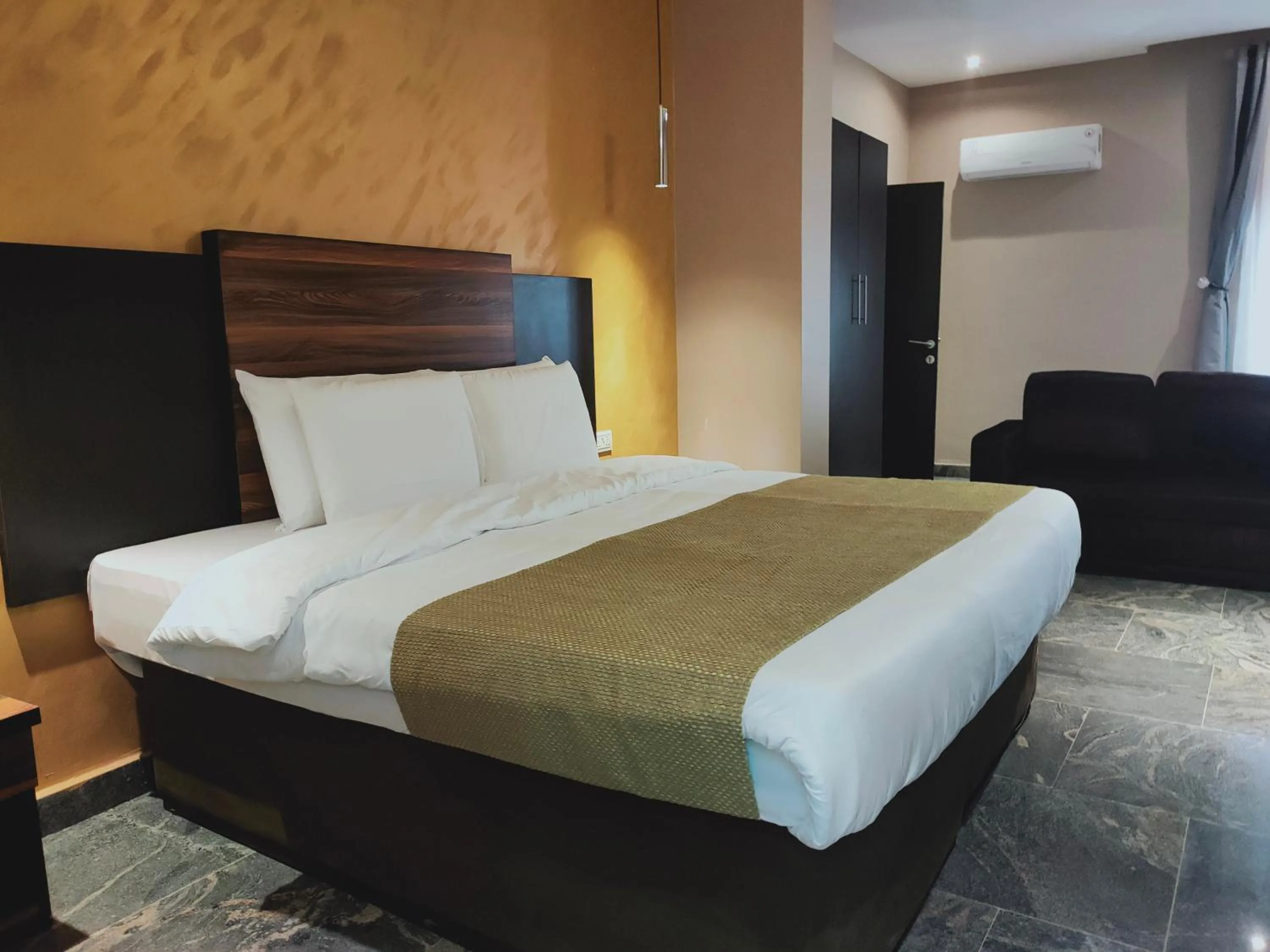 Bed in Residency Hotel Lagos Airport