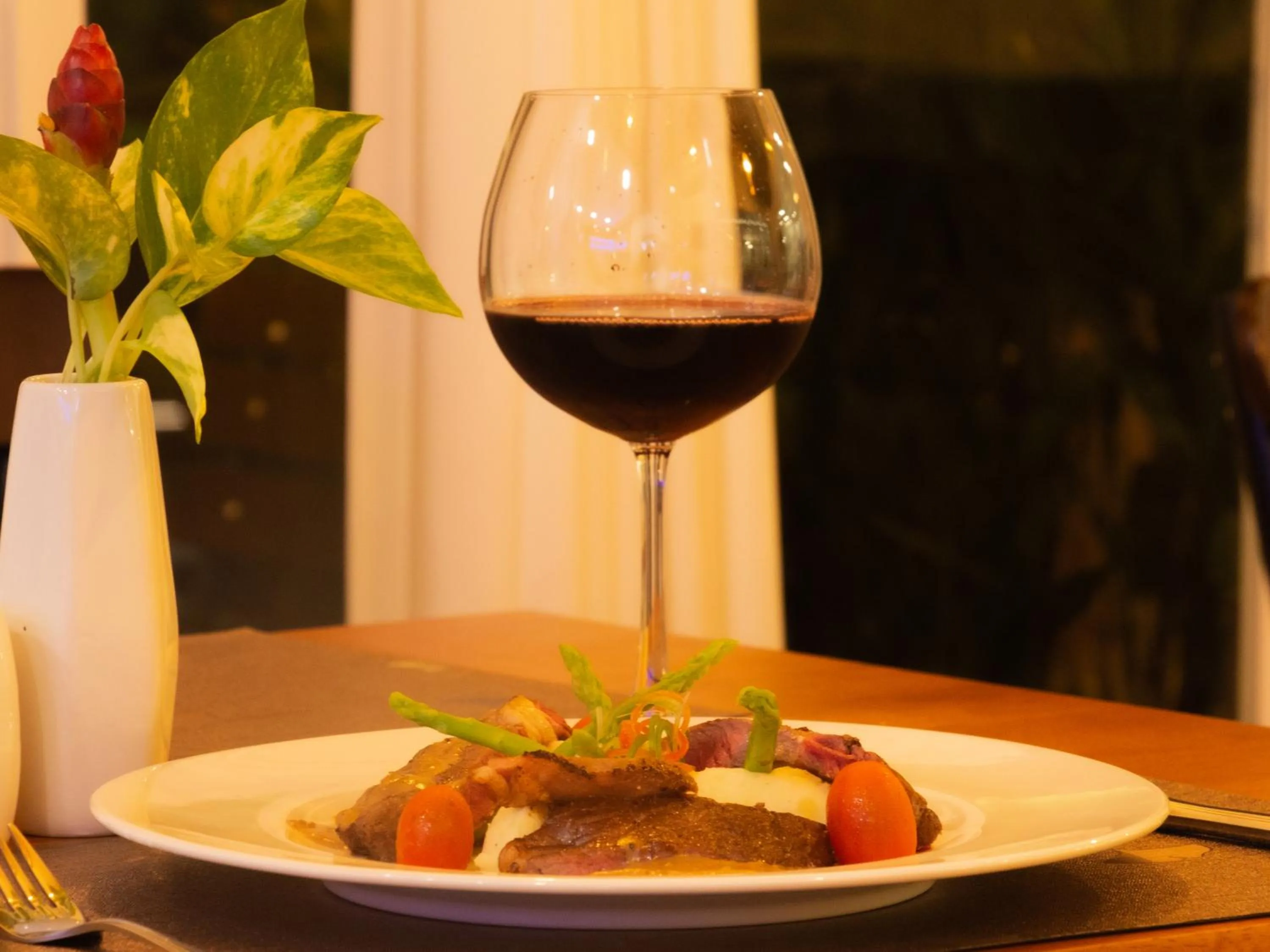 Food and drinks in Le Kree Downtown Hotel