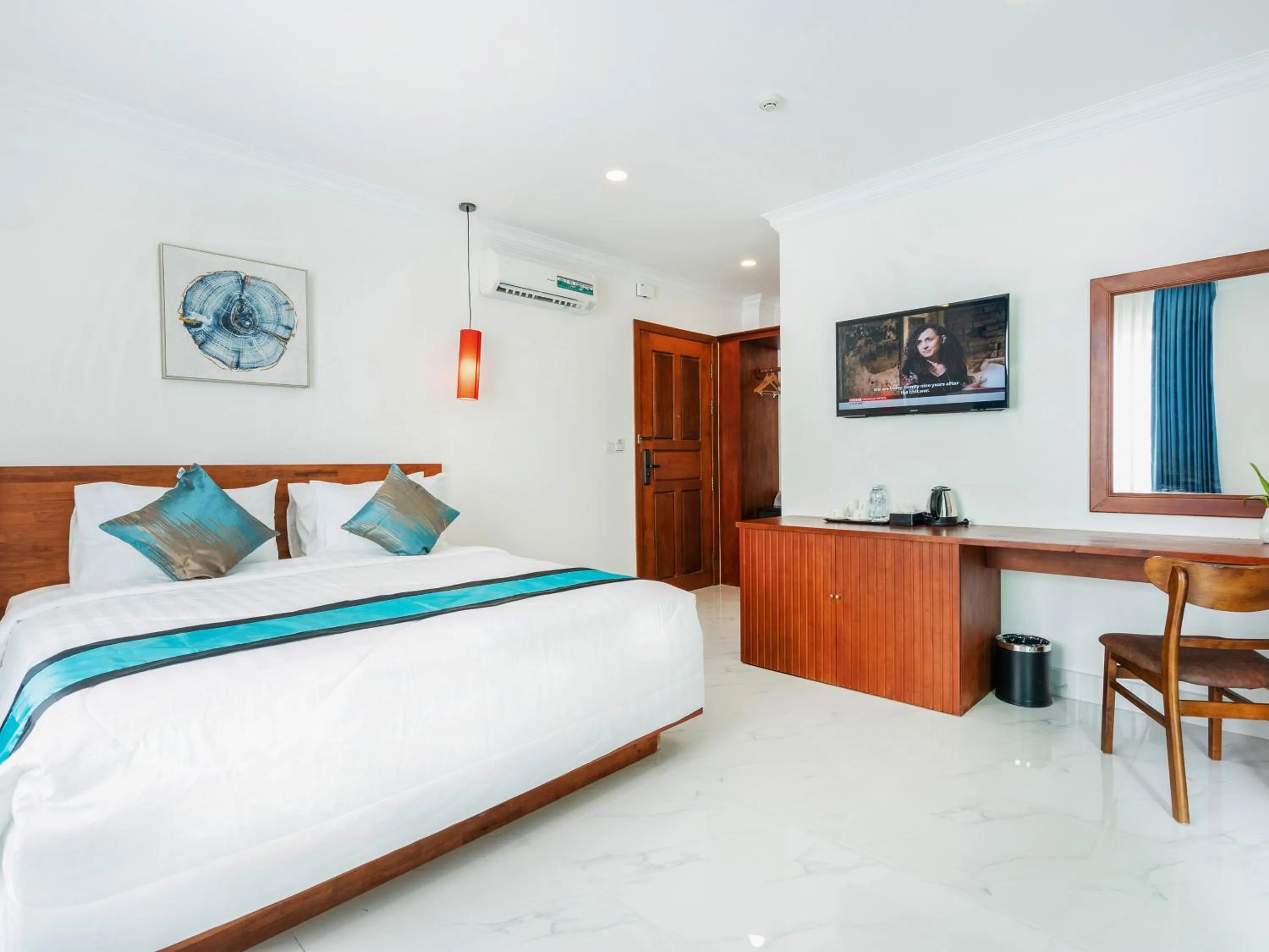 TV and multimedia, Bed in Le Kree Downtown Hotel