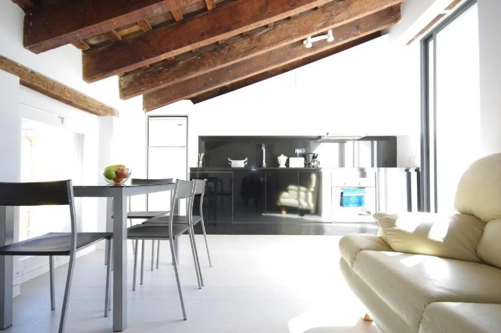 Mosen Sorell Apartments