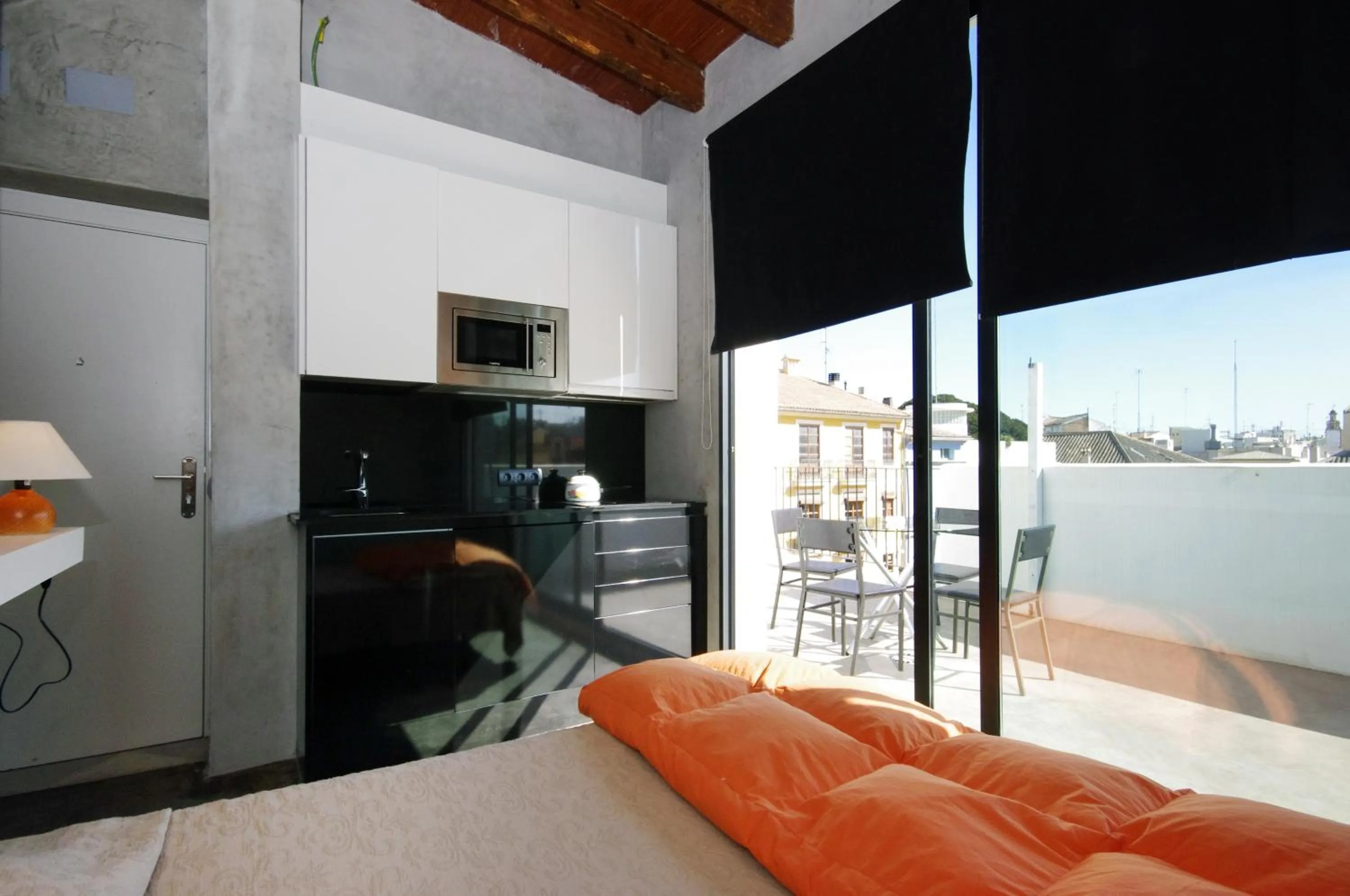 Balcony/Terrace, Bed in Mosen Sorell Apartments