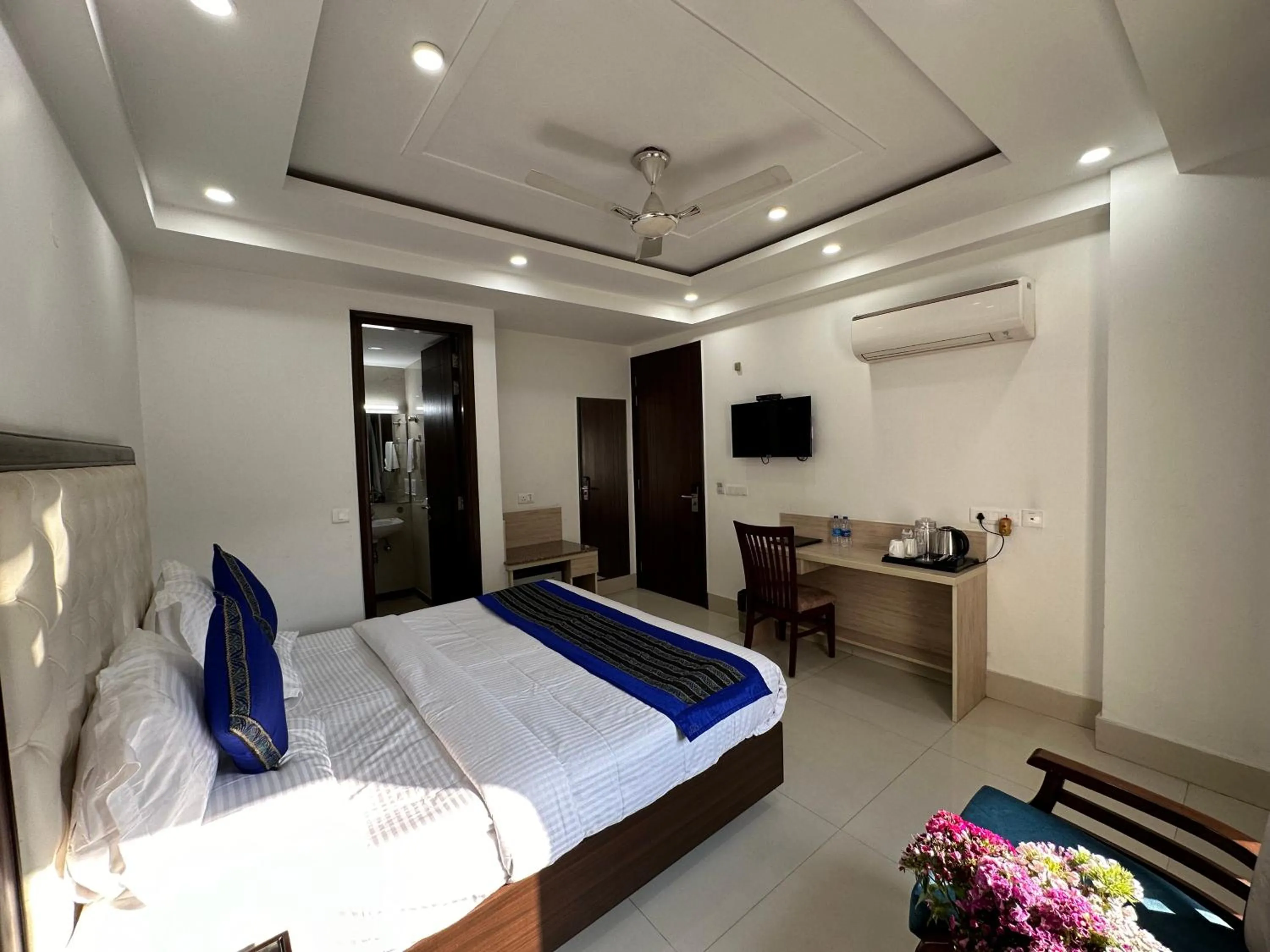 Bed in Lemon Green Residency - Hotel and Serviced Apartments