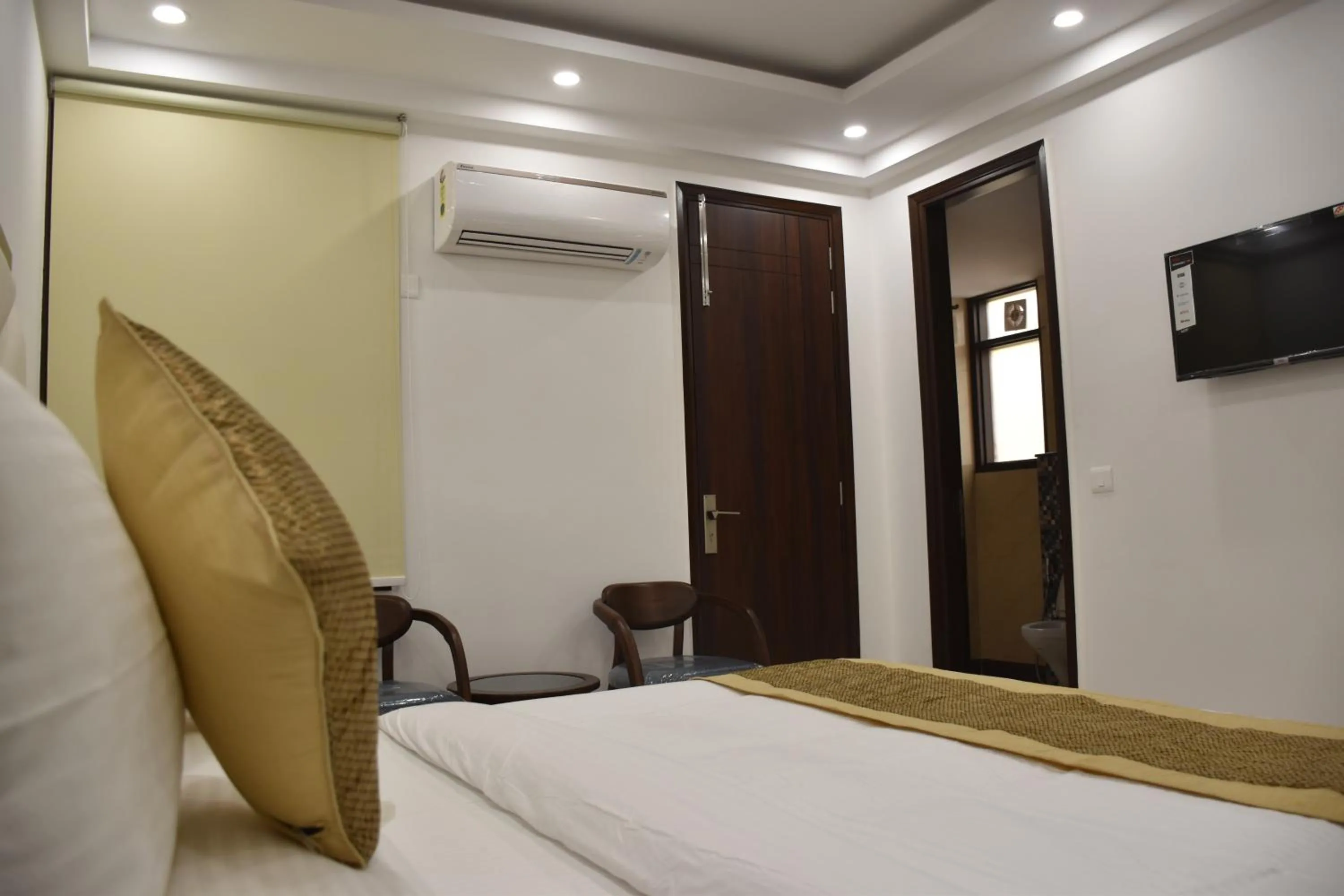 Bed in Lemon Green Residency - Hotel and Serviced Apartments