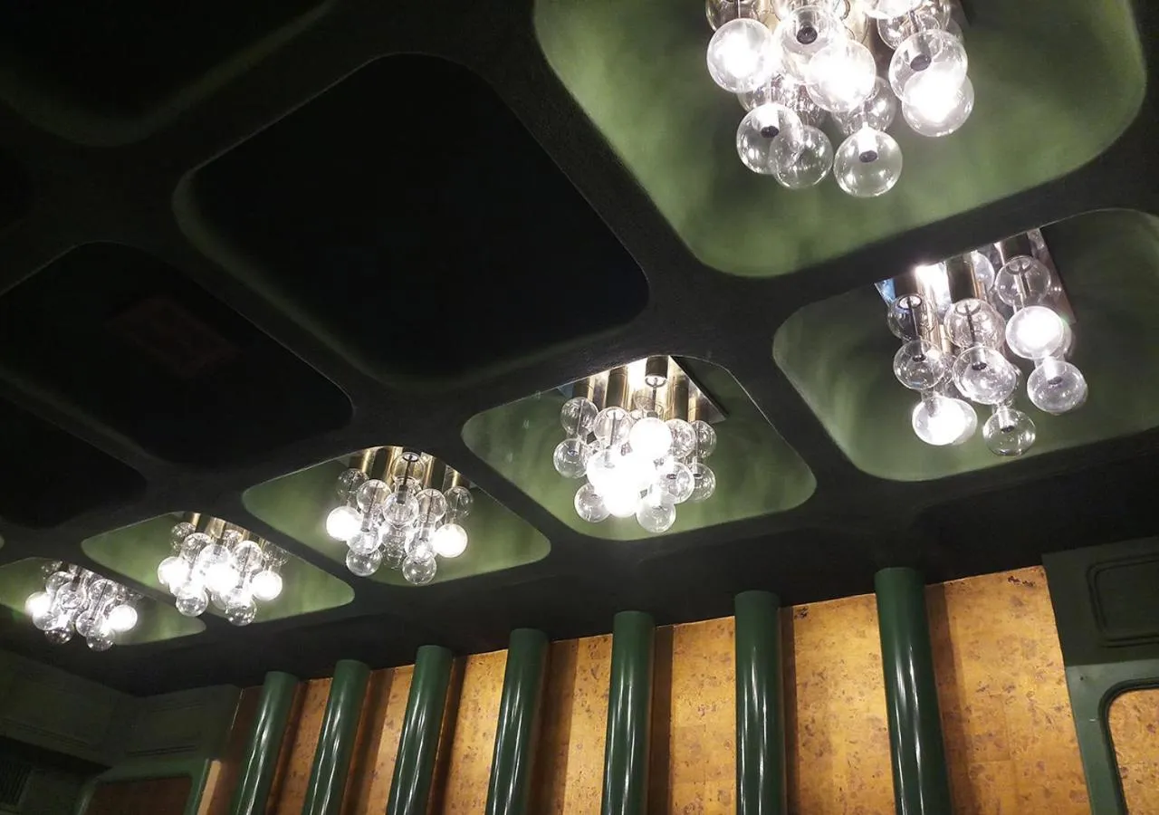 Decorative detail in Oriental Palace Hotel