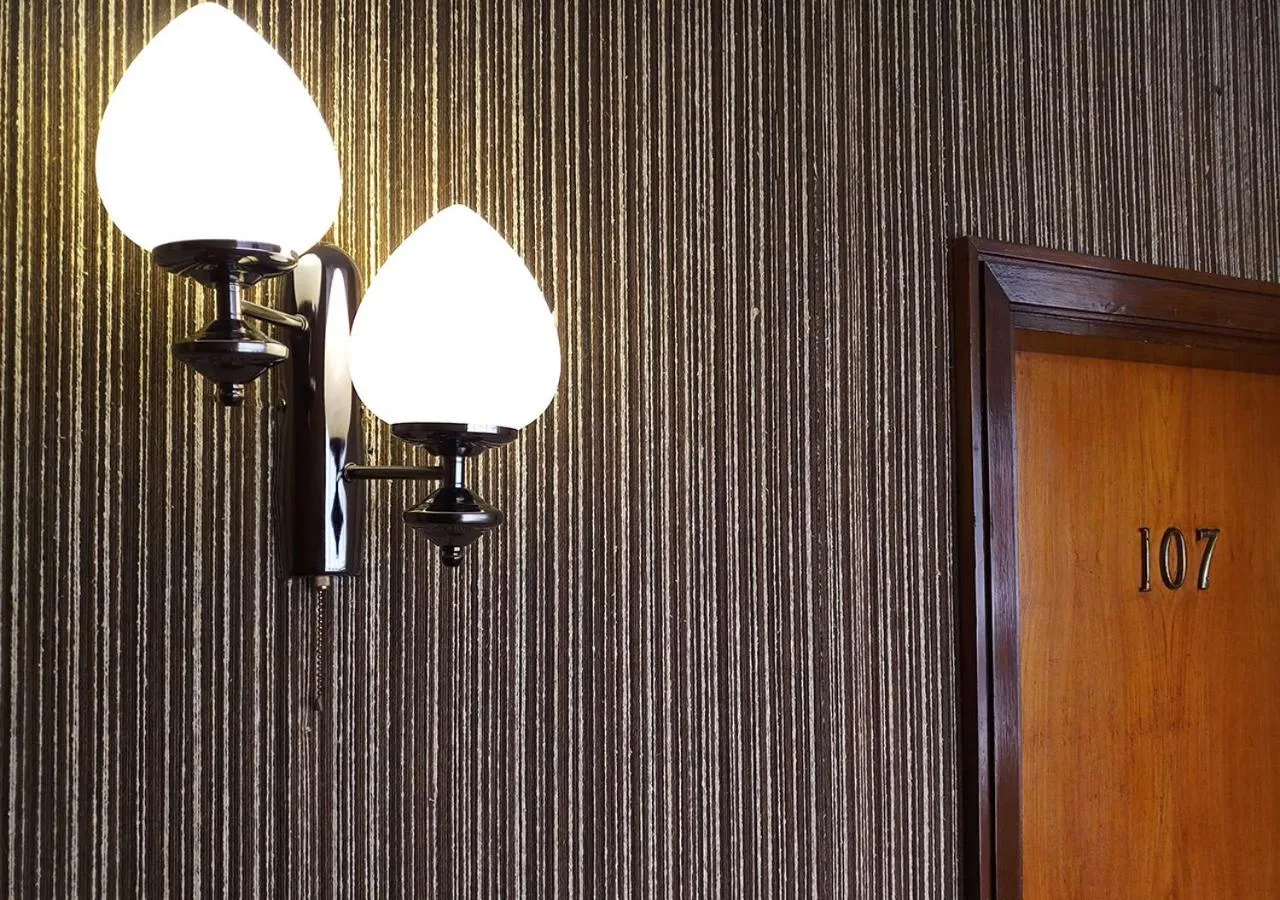 Decorative detail in Oriental Palace Hotel