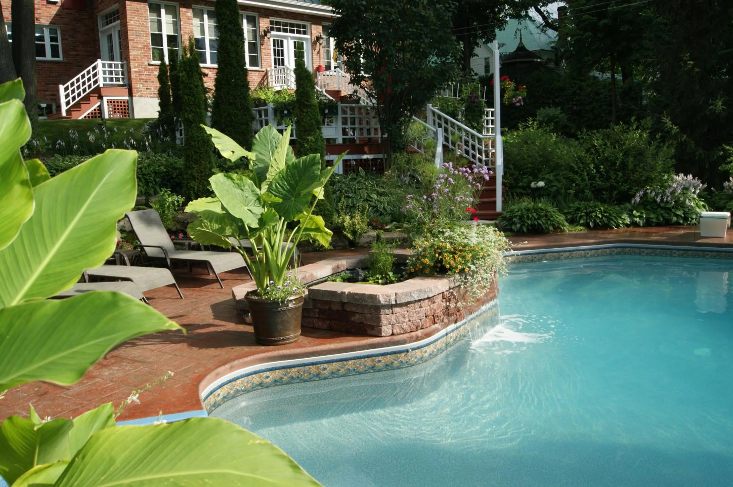 Swimming pool in La Belle aux Berges