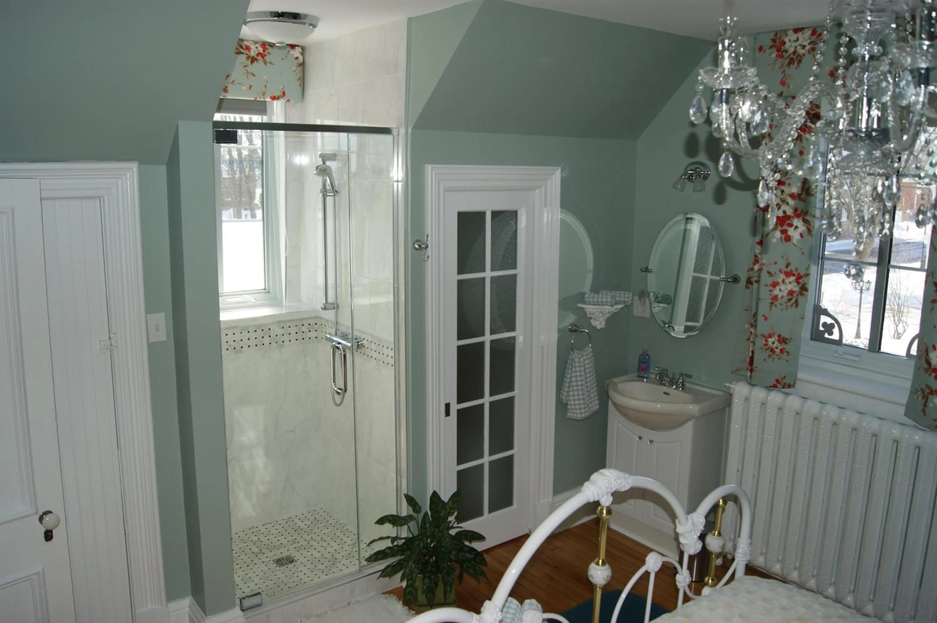 Shower in La Belle aux Berges