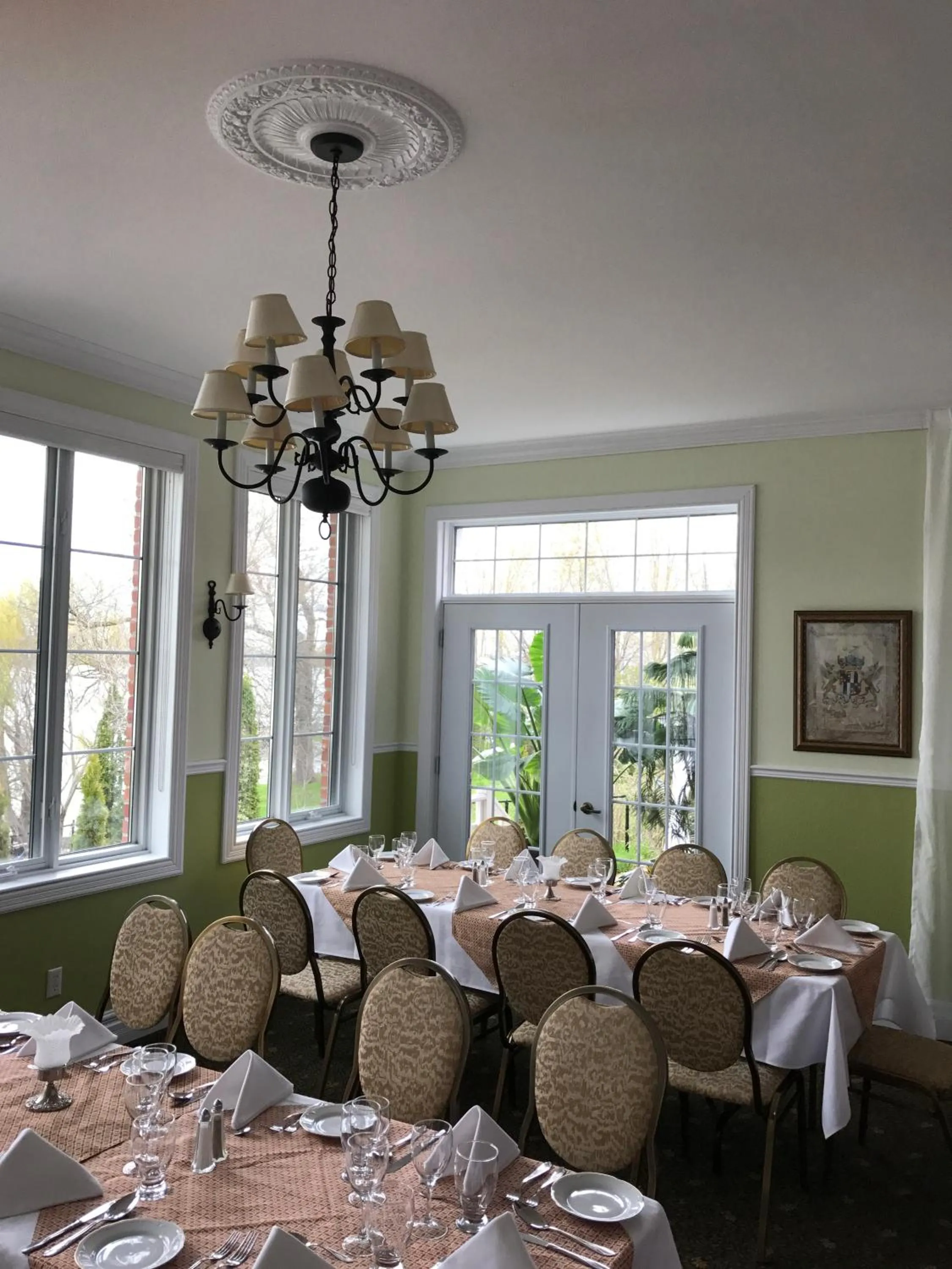Dining area in La Belle aux Berges