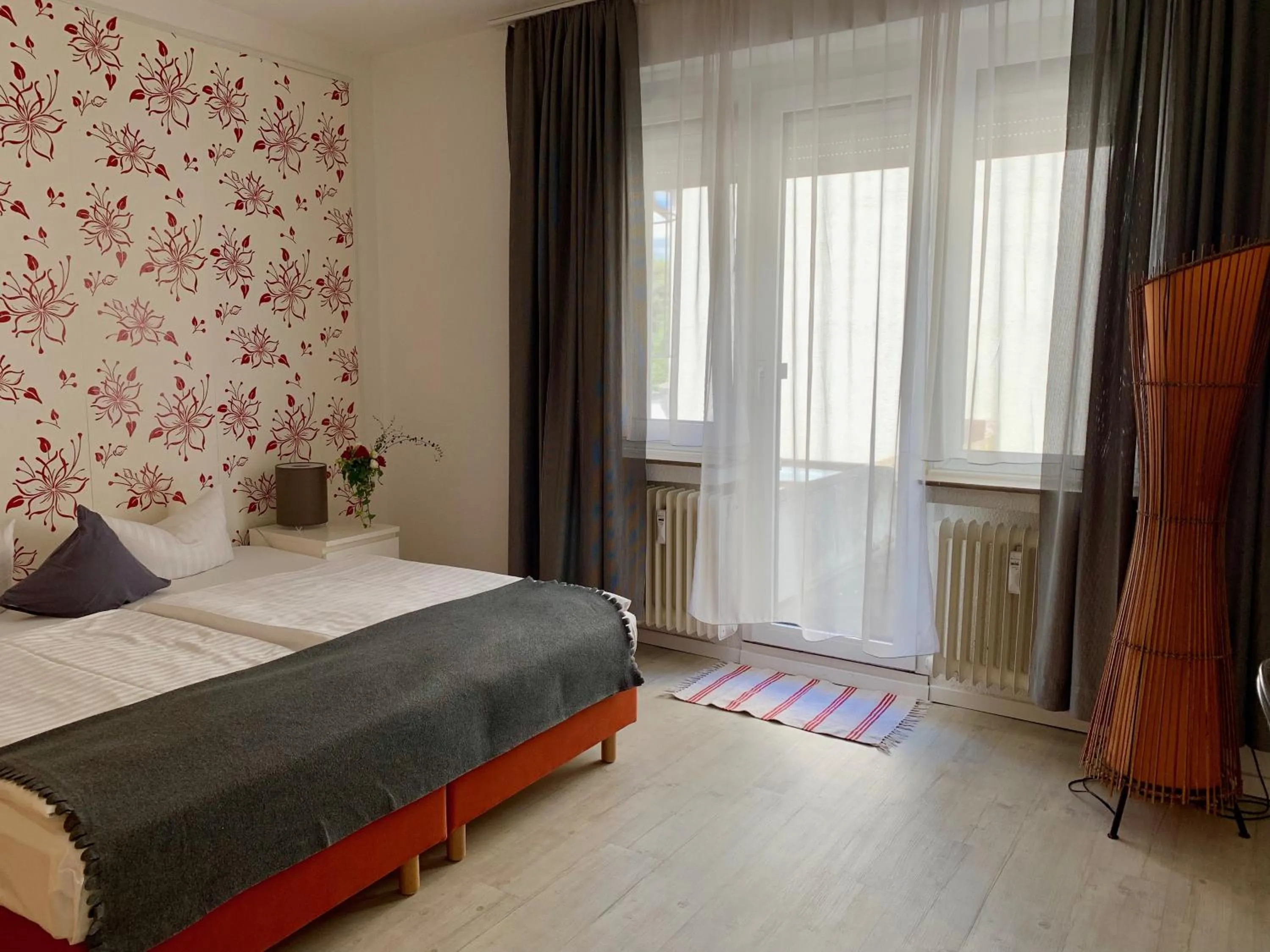 Photo of the whole room, Bed in Art Hotel Köln