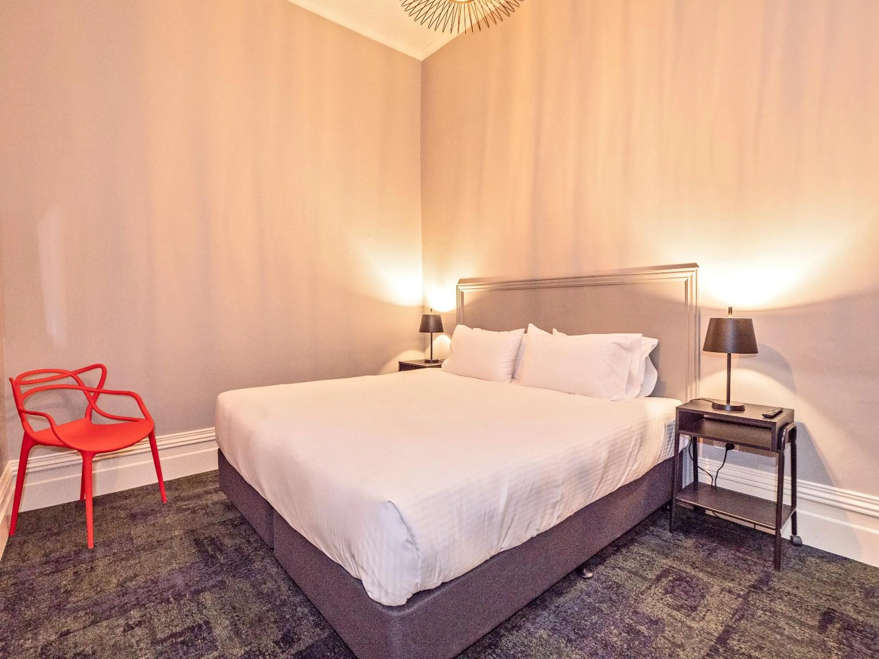 Photo of the whole room, Bed in Telegraph Hotel Numurkah