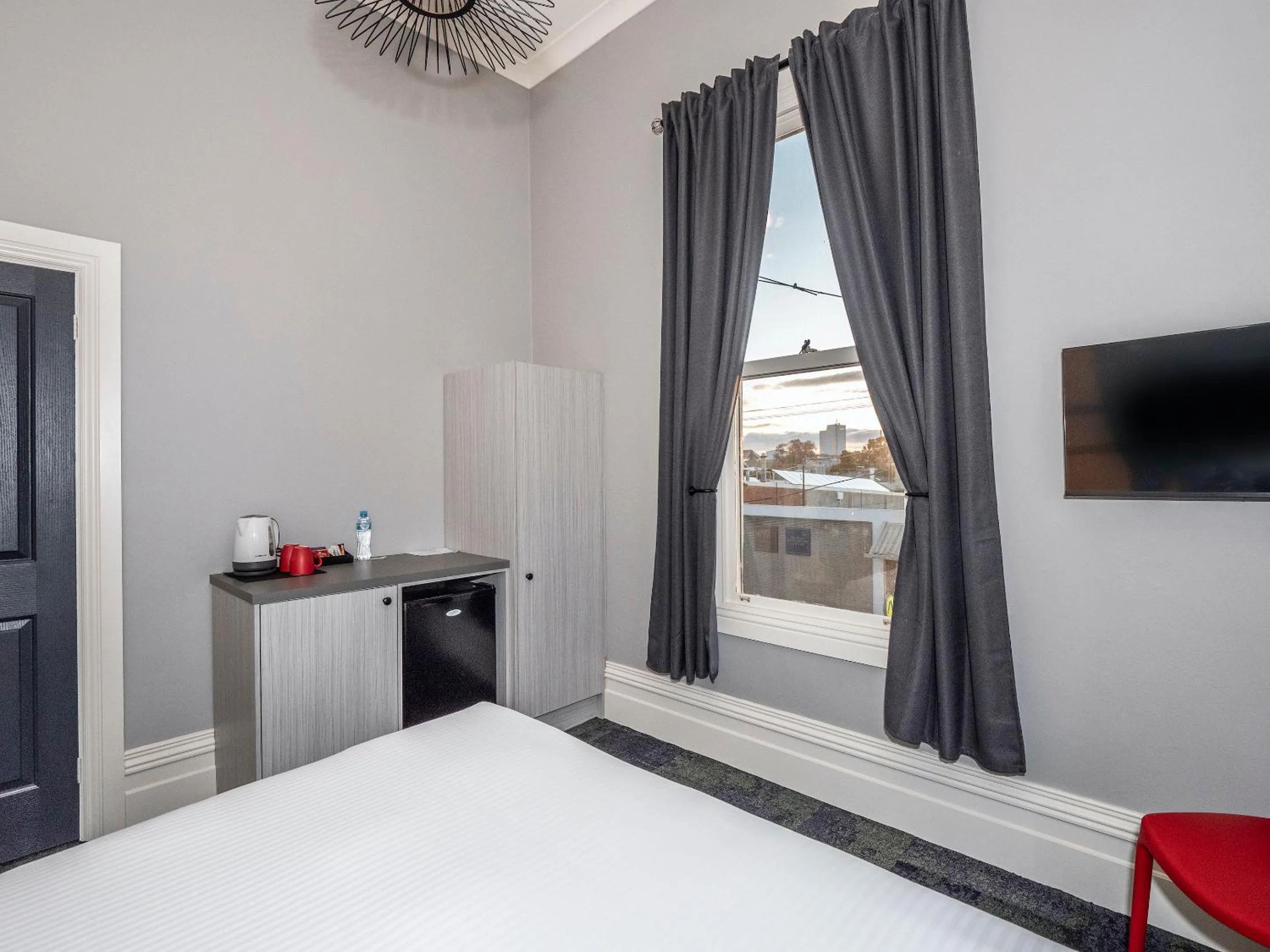 Photo of the whole room, Bed in Telegraph Hotel Numurkah