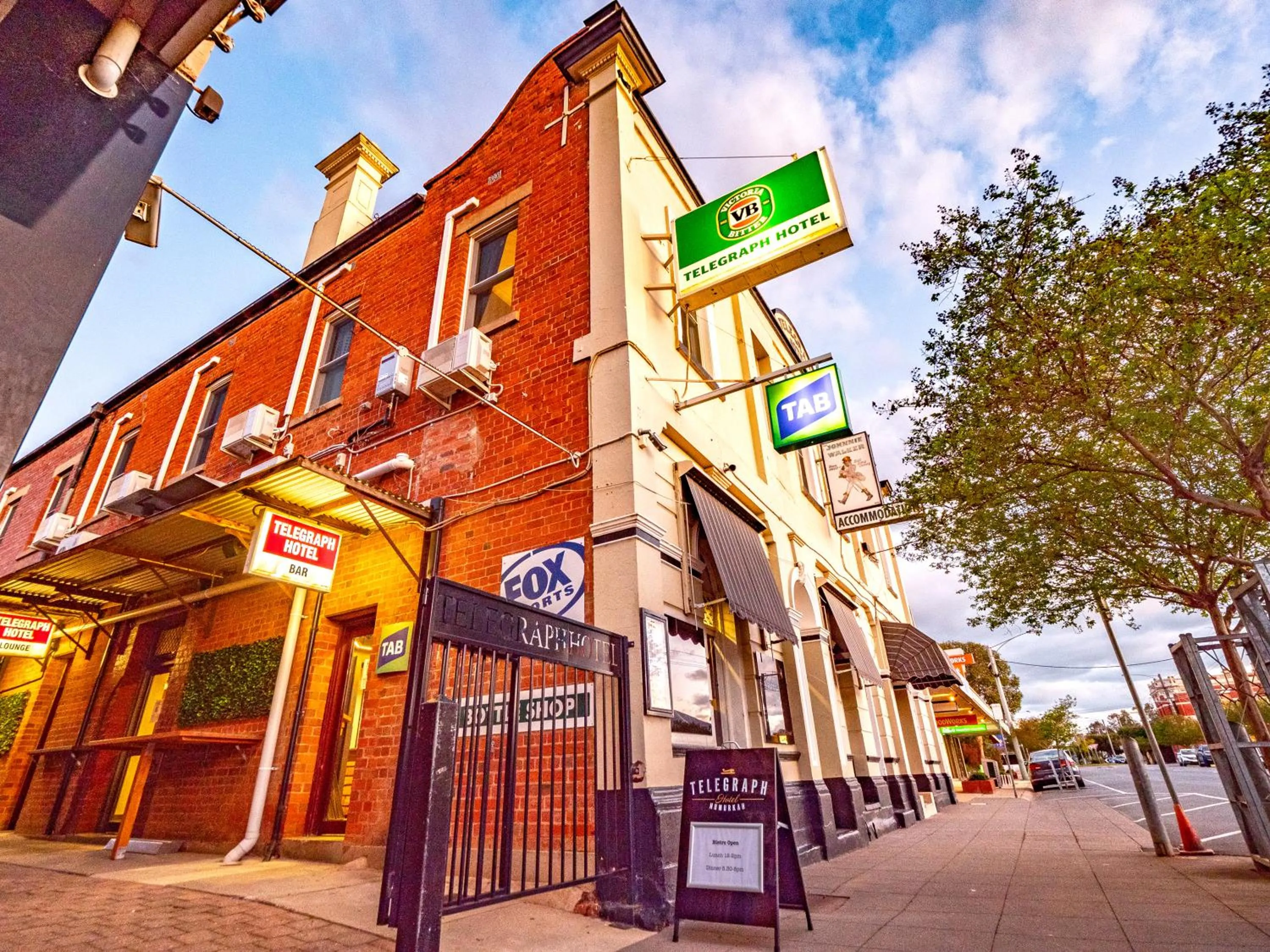 Facade/entrance in Telegraph Hotel Numurkah