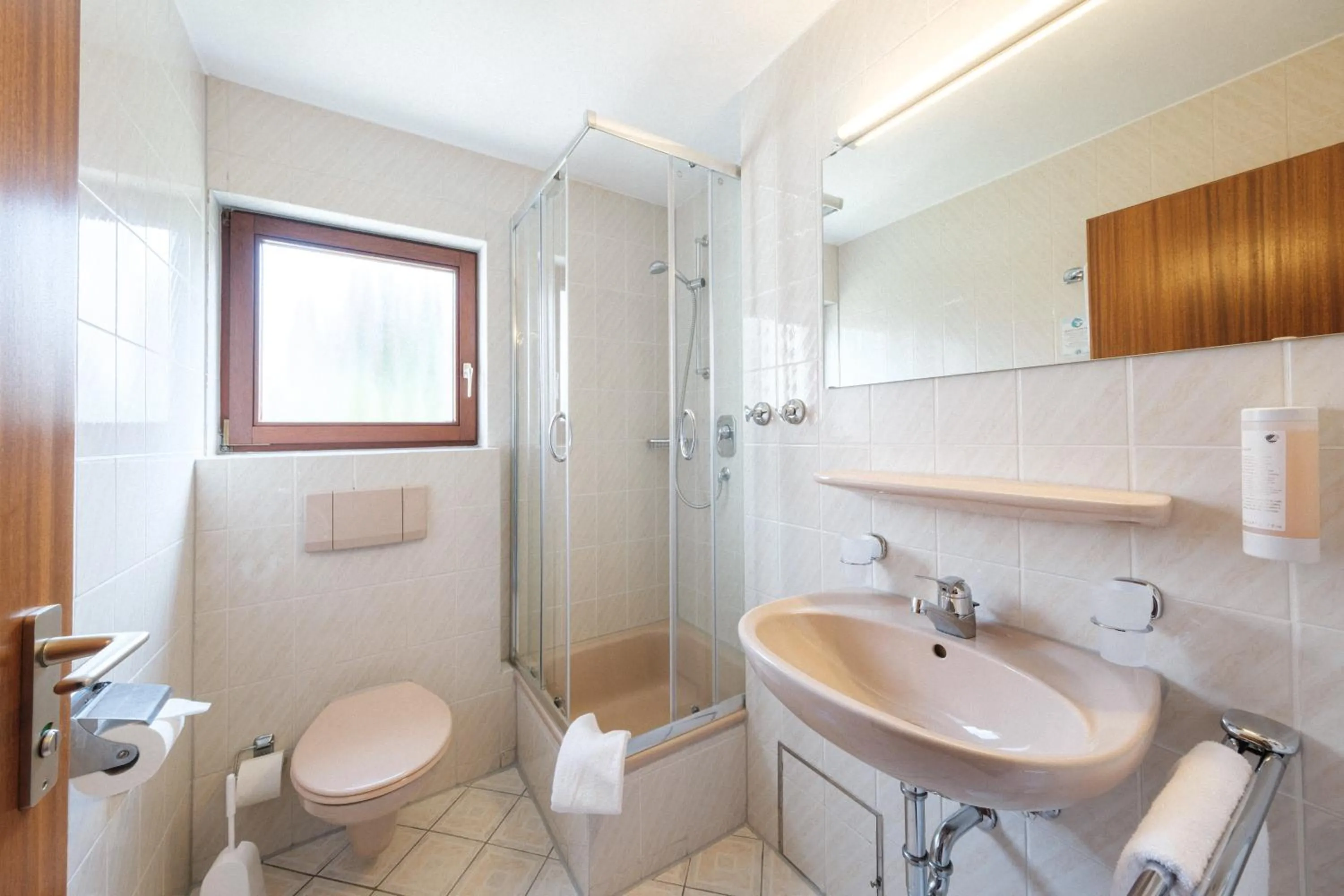 Shower in Hotel Flora Möhringen