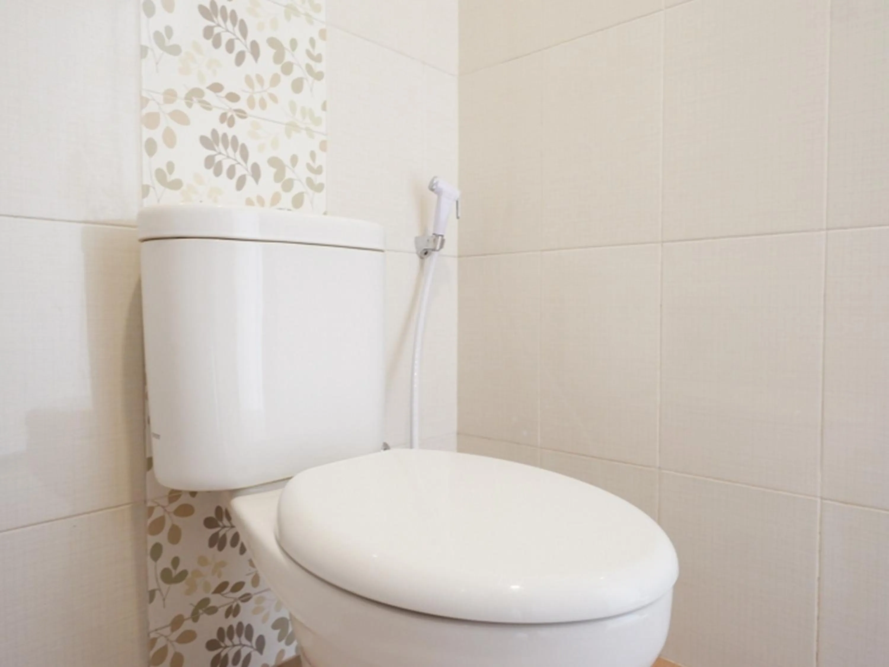 Bathroom in RedDoorz near Exit Tol Banyumanik 2