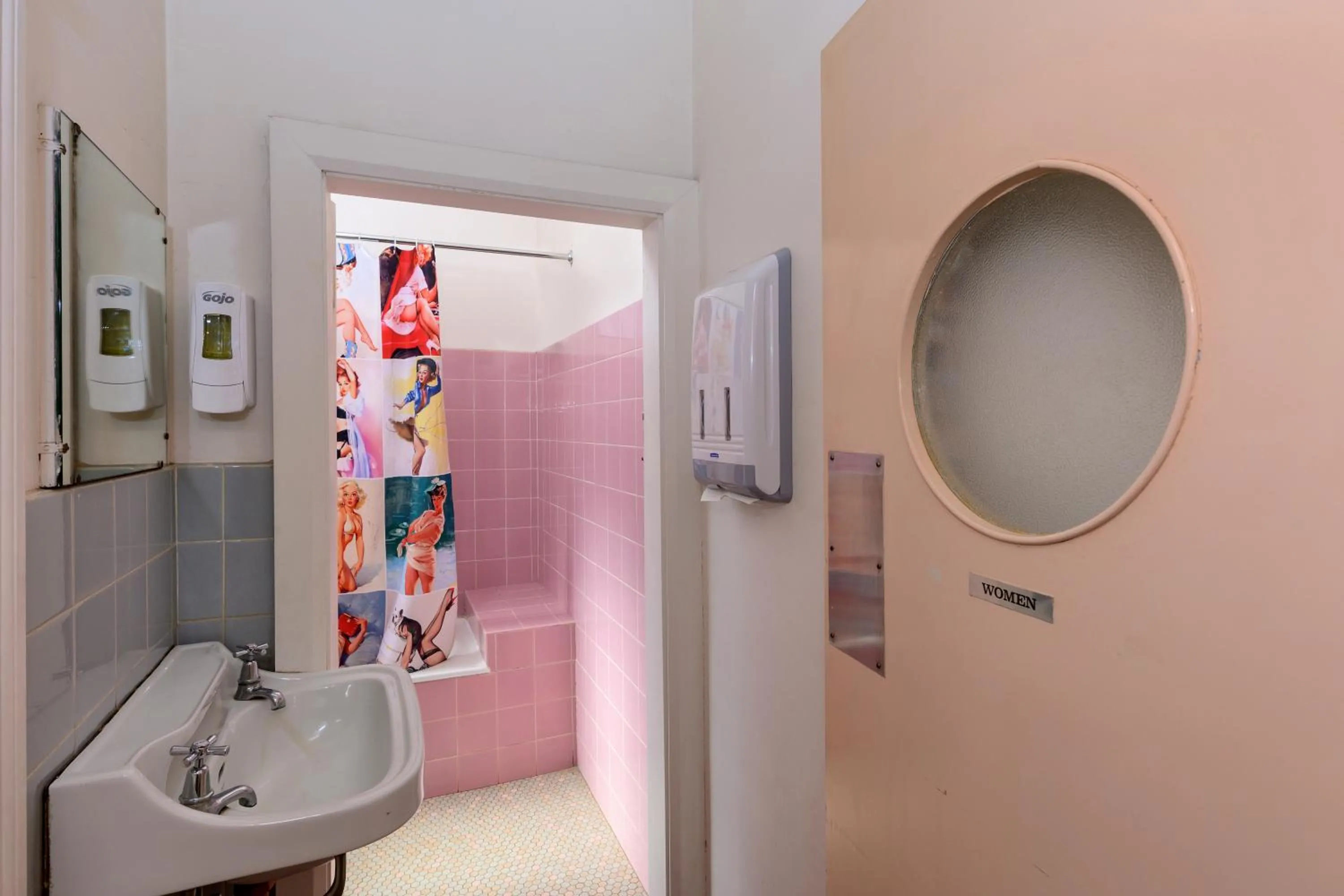 Bathroom in Commercial Travellers House