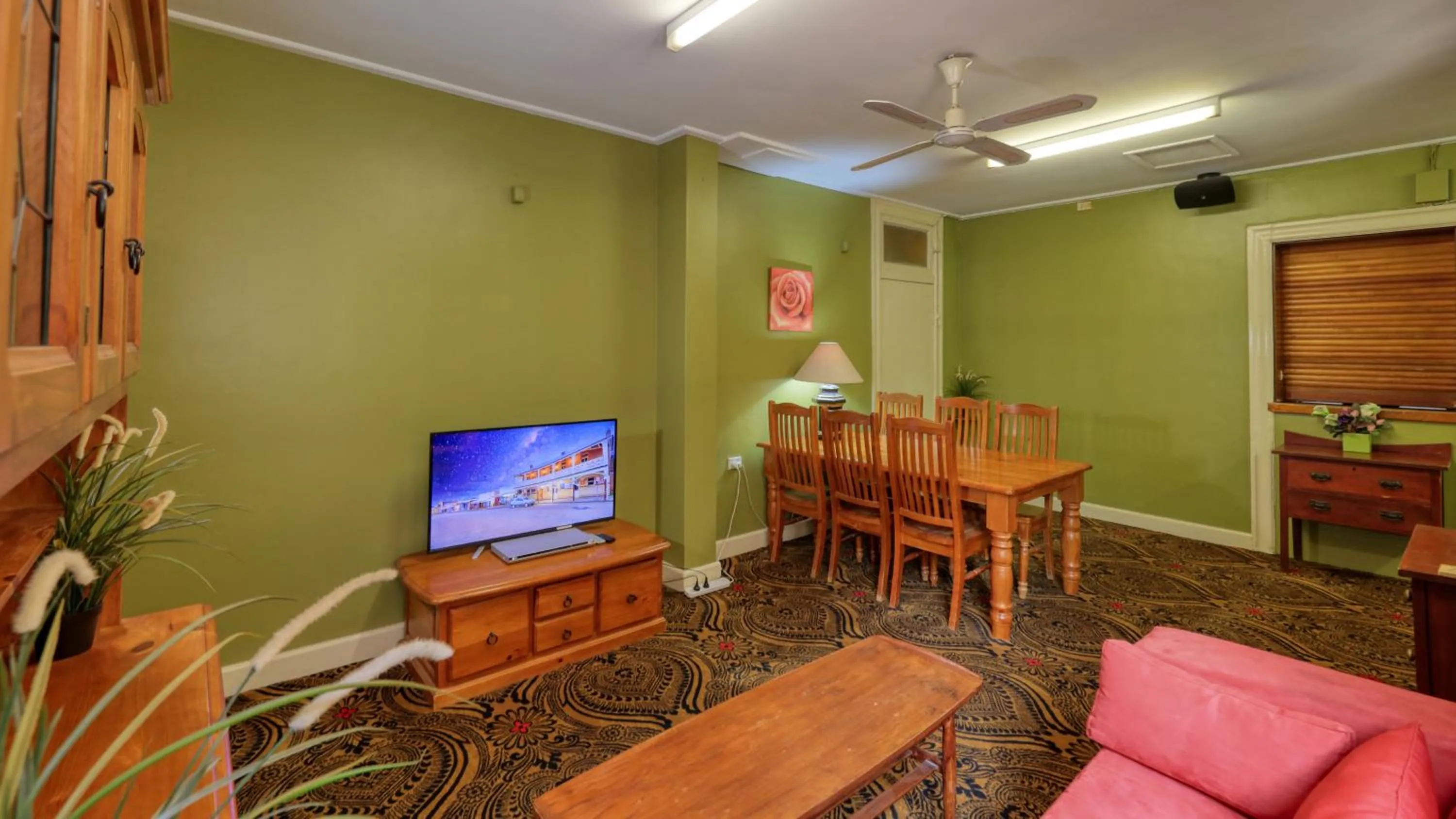 Lounge or bar in Commercial Travellers House