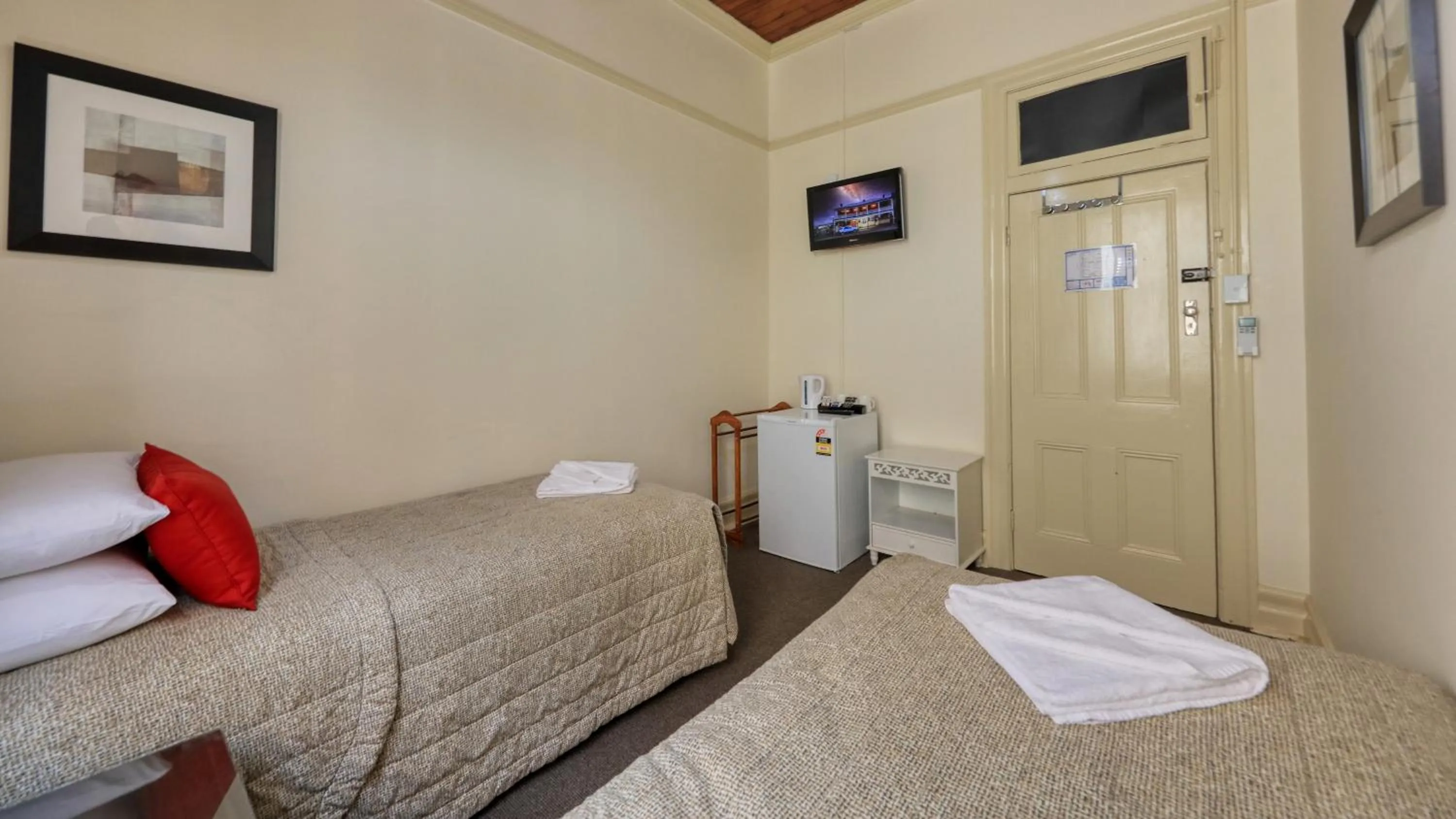 Bed in Commercial Travellers House