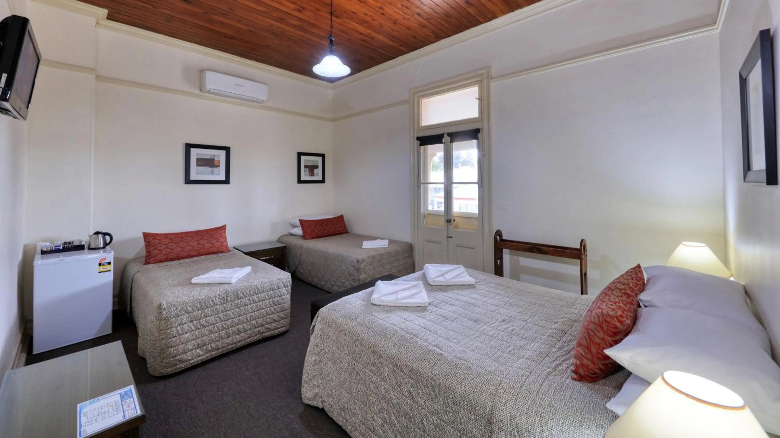 Bed in Commercial Travellers House