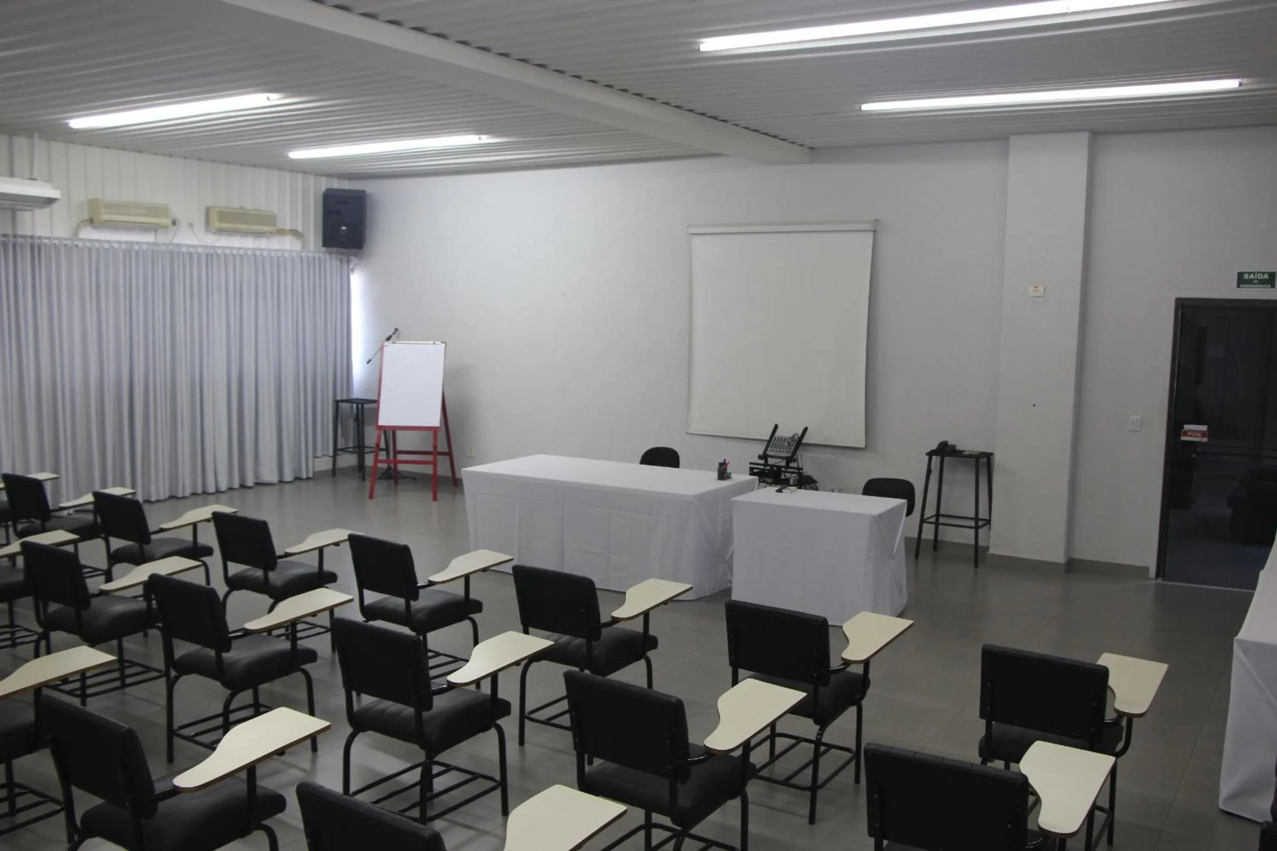 Meeting/conference room in David Plaza Hotel