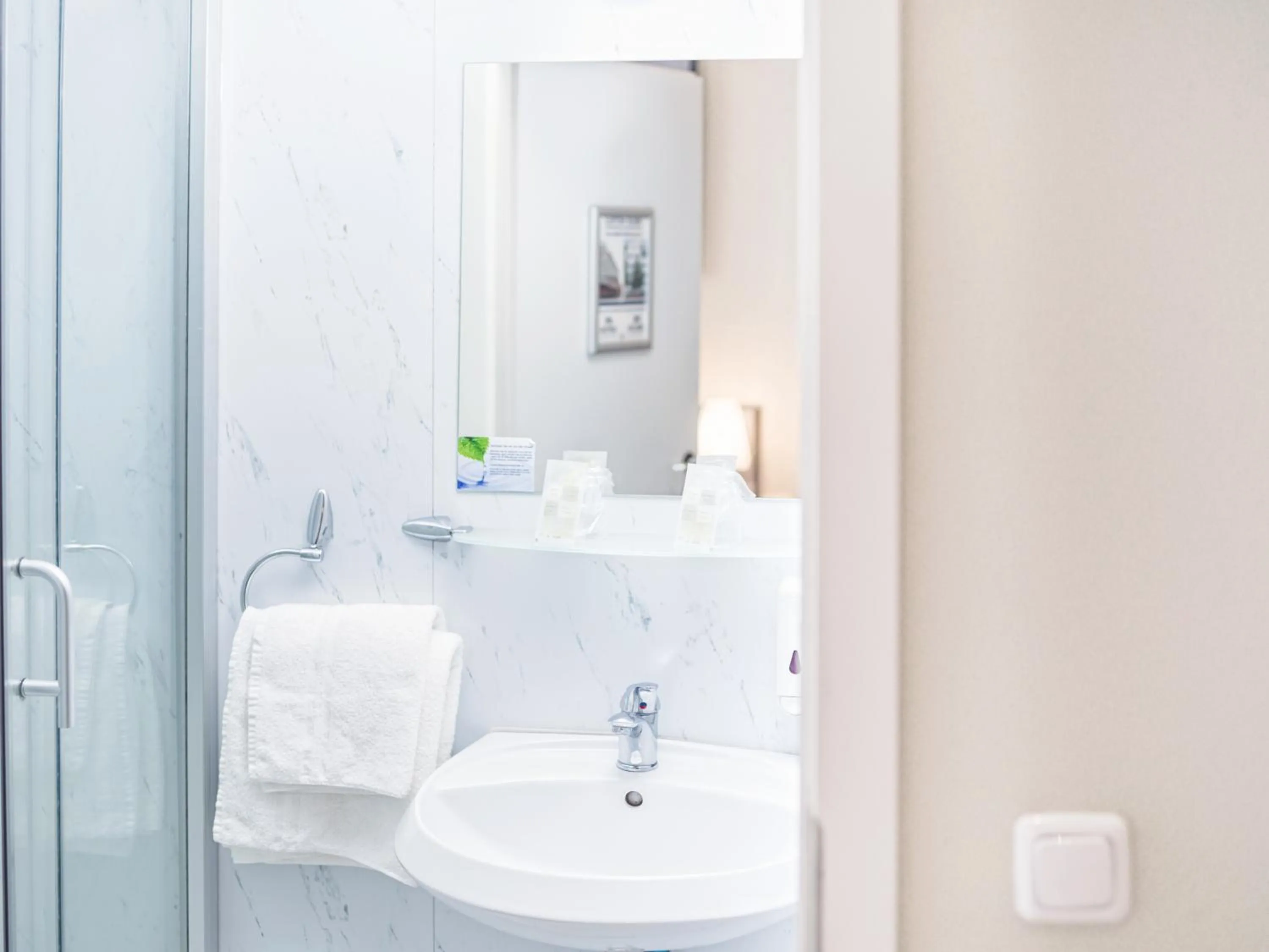 Bathroom in Hotel City Kiel by Premiere Classe