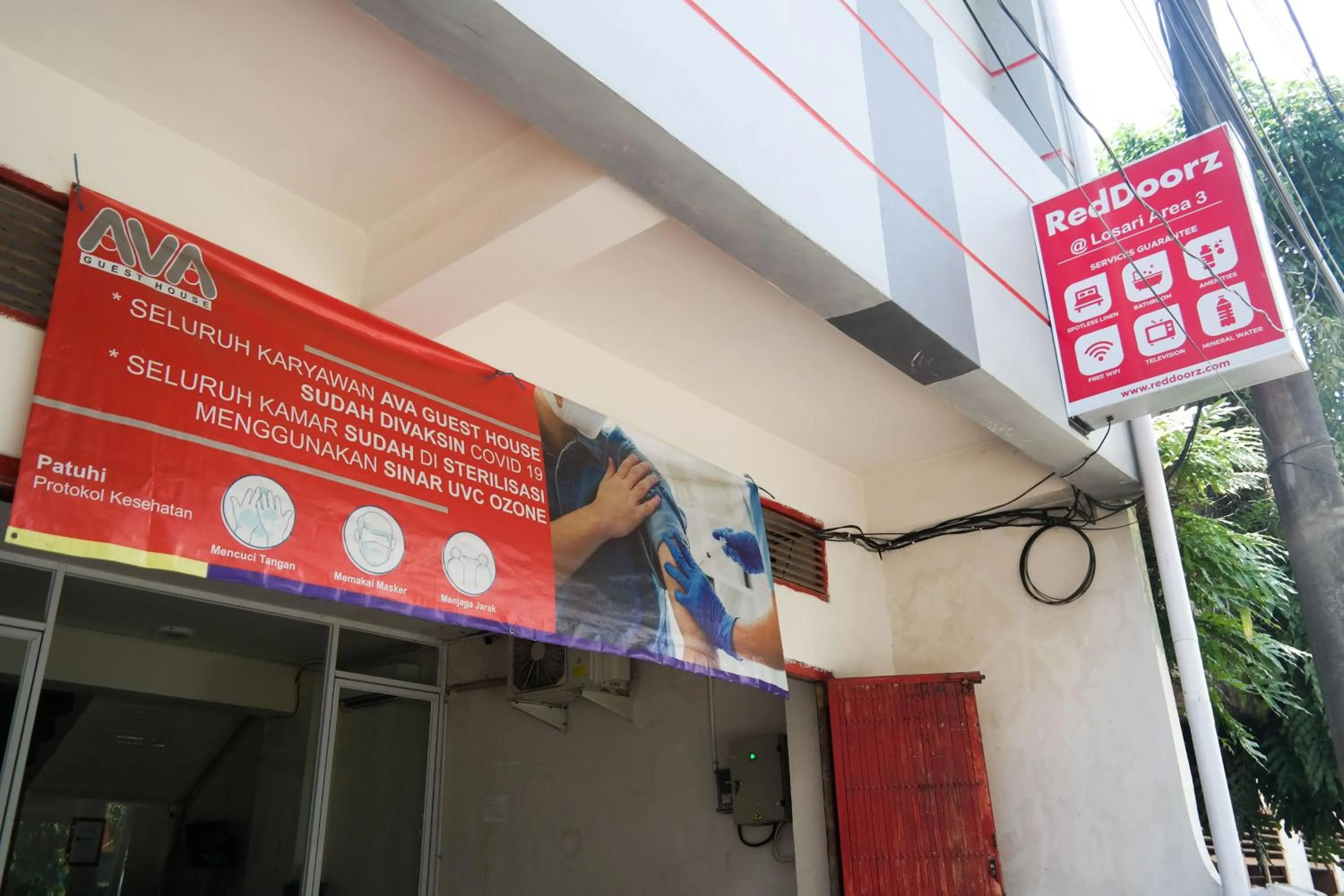 RedDoorz at Jalan Somba Opu Losari