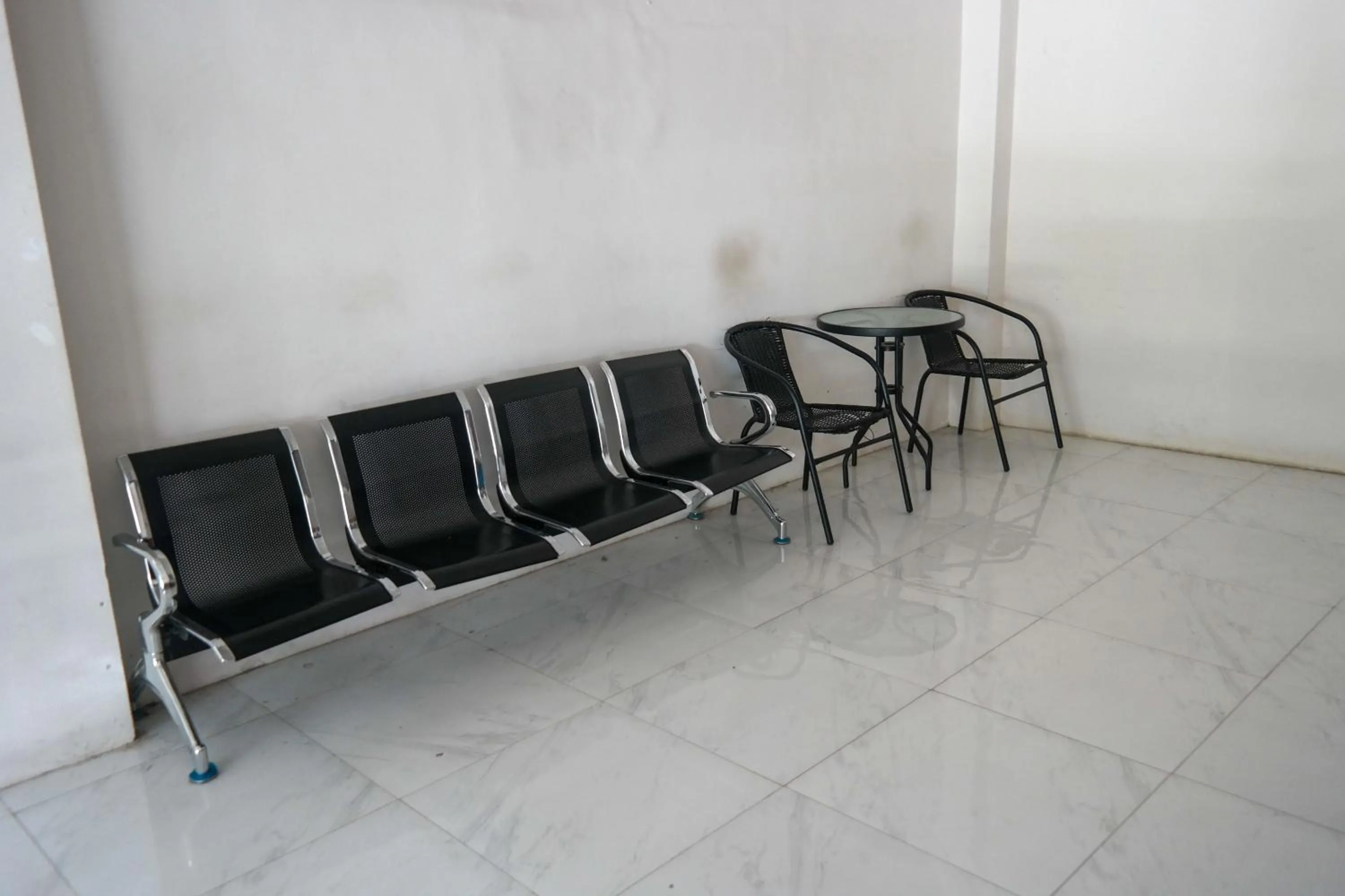 RedDoorz at Jalan Somba Opu Losari