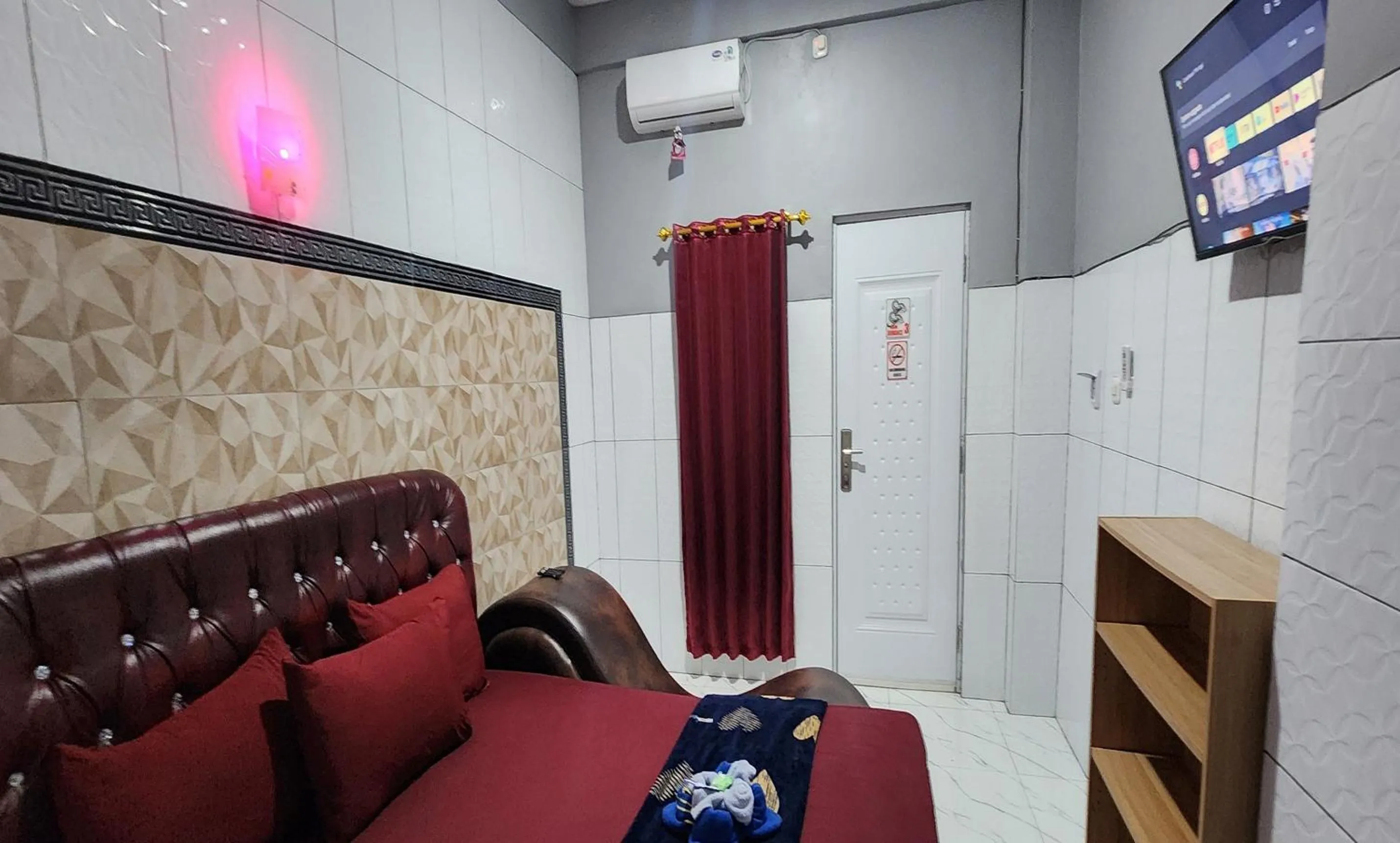 Bed in Hotel Nakula Sadewa 2 Bandungan