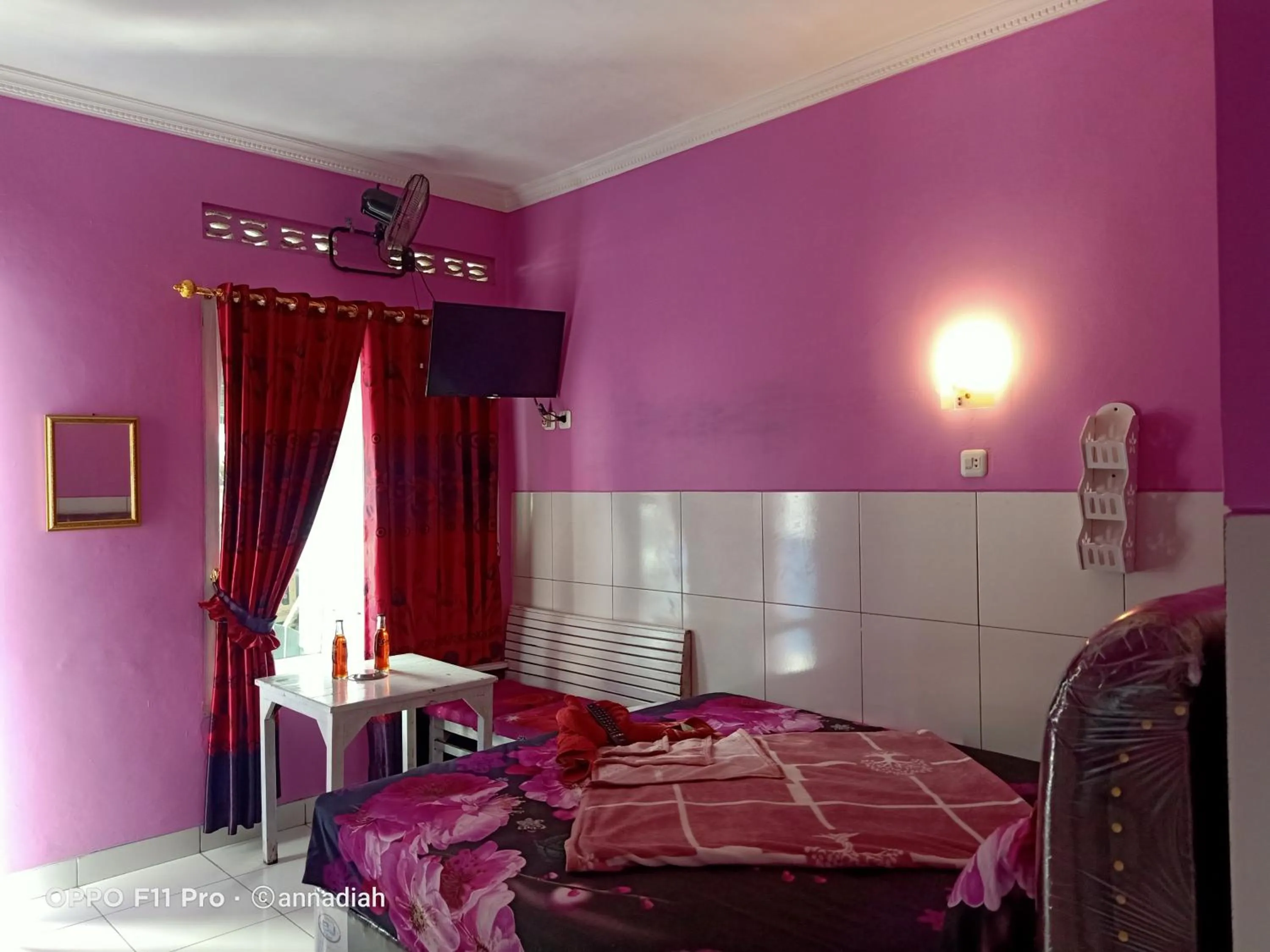 Bathroom, Bed in Hotel Nakula Sadewa 2 Bandungan