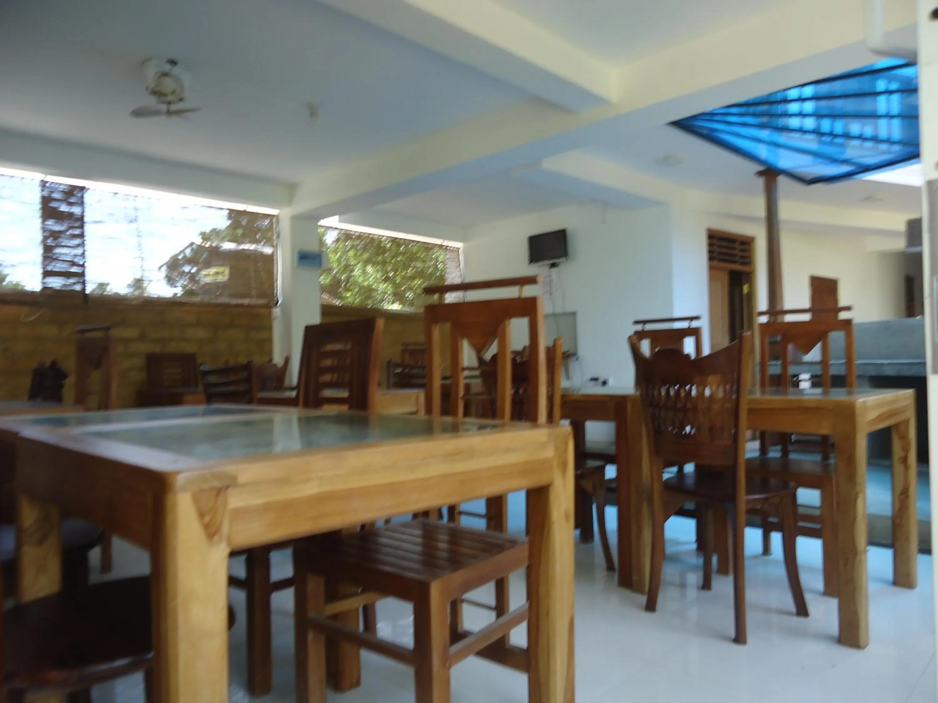 Restaurant/places to eat in Sky Garden Mini Hotel