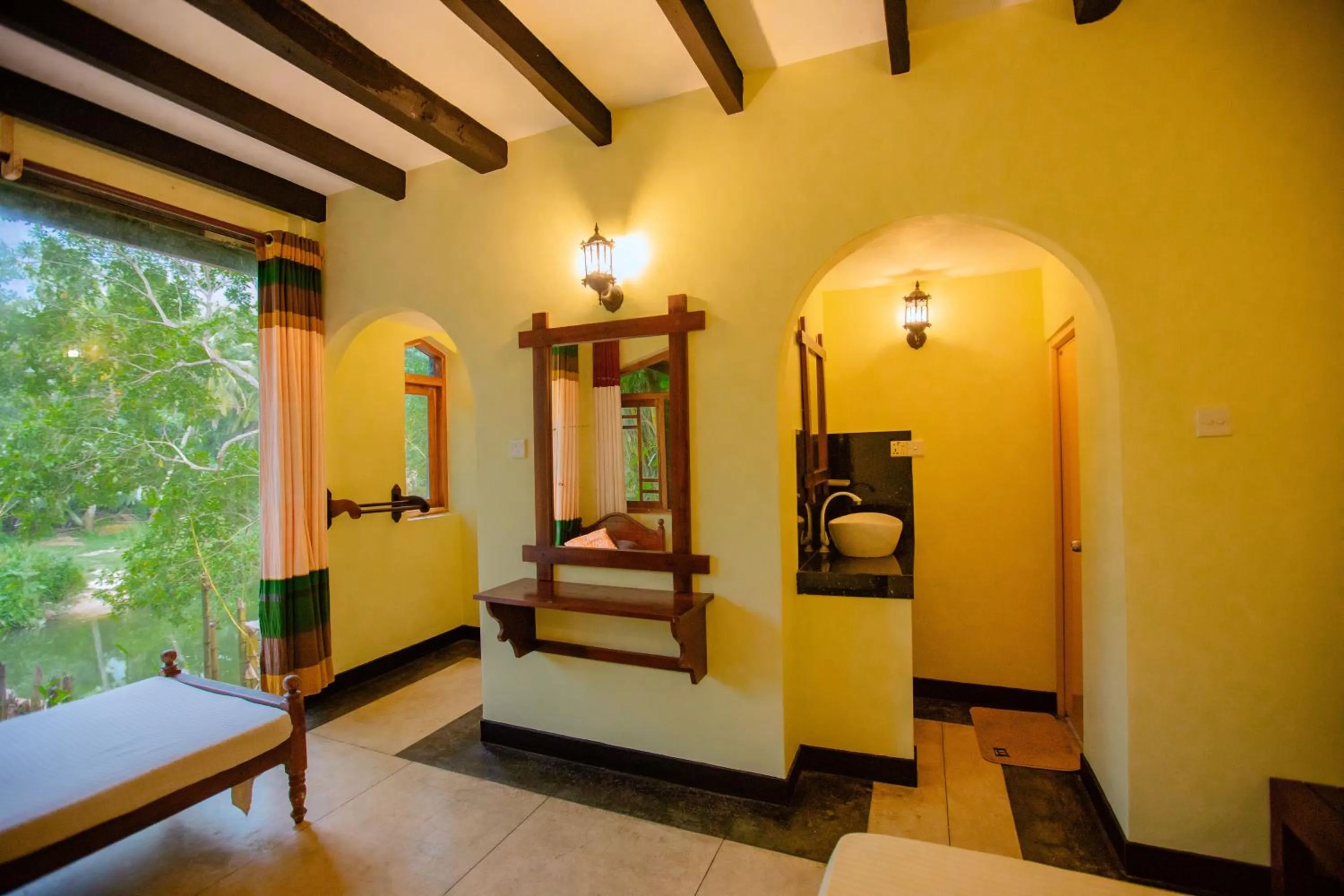Bathroom, Bed in Yala River Face Inn