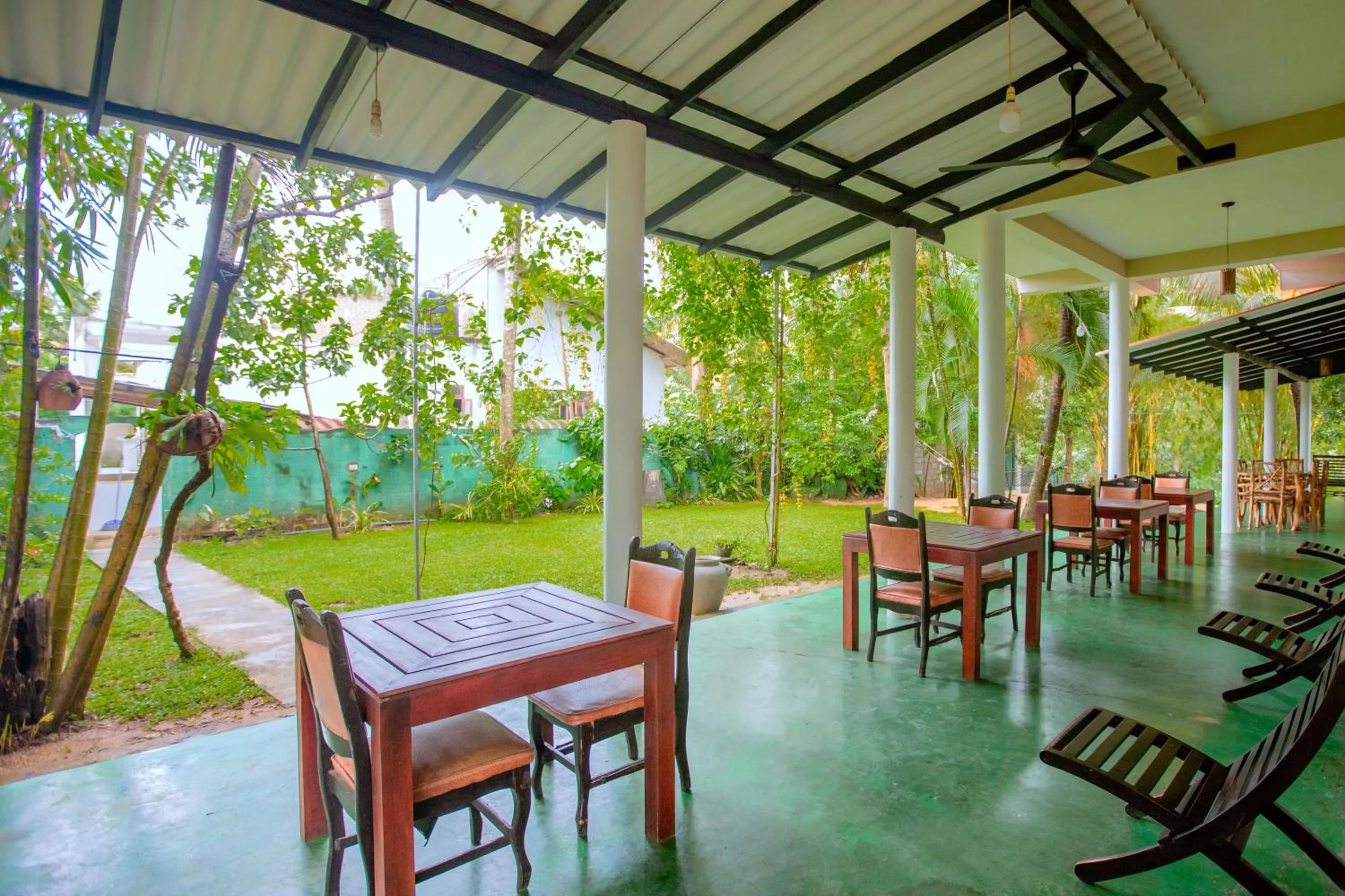 Garden view in Yala River Face Inn