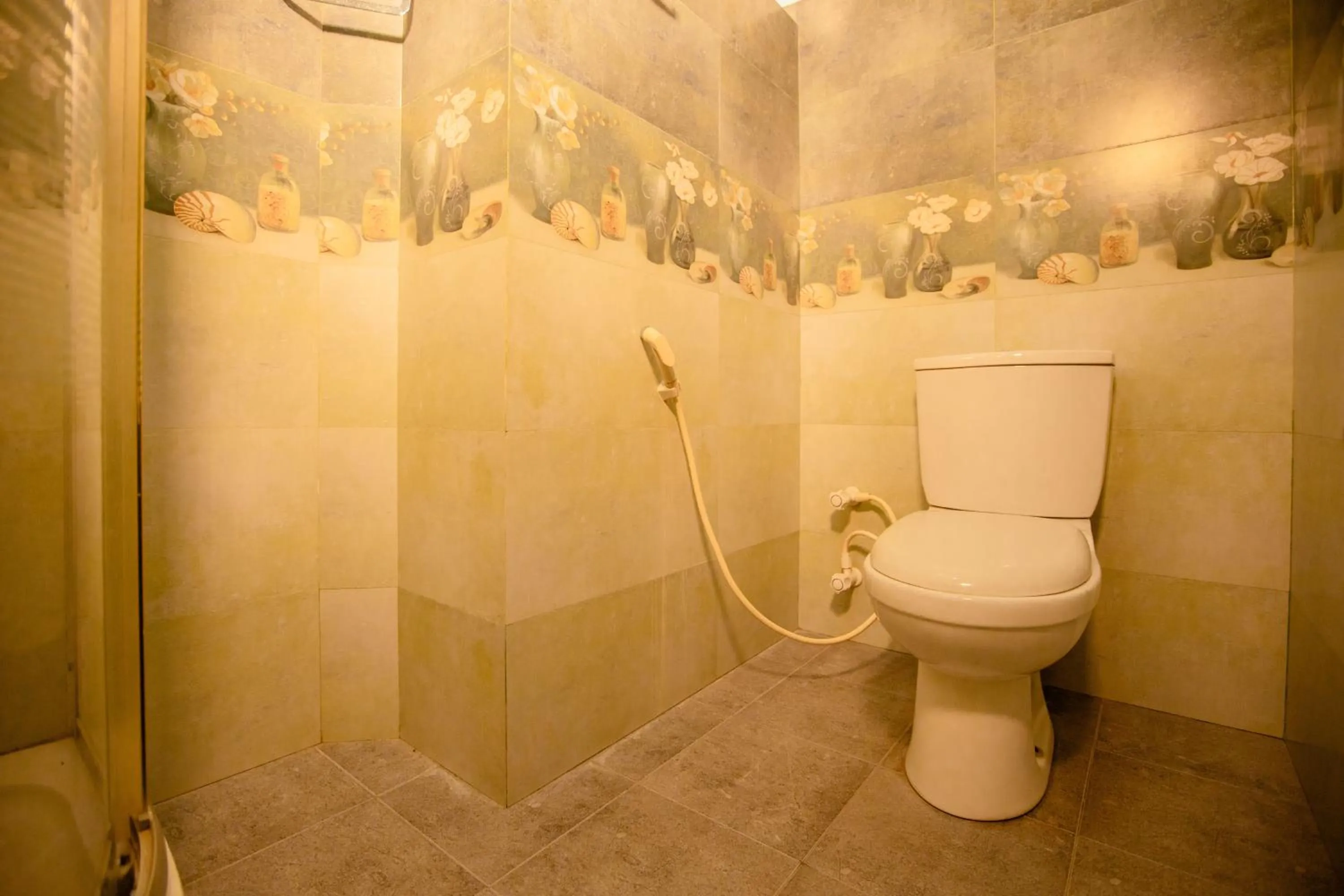 Toilet in Yala River Face Inn