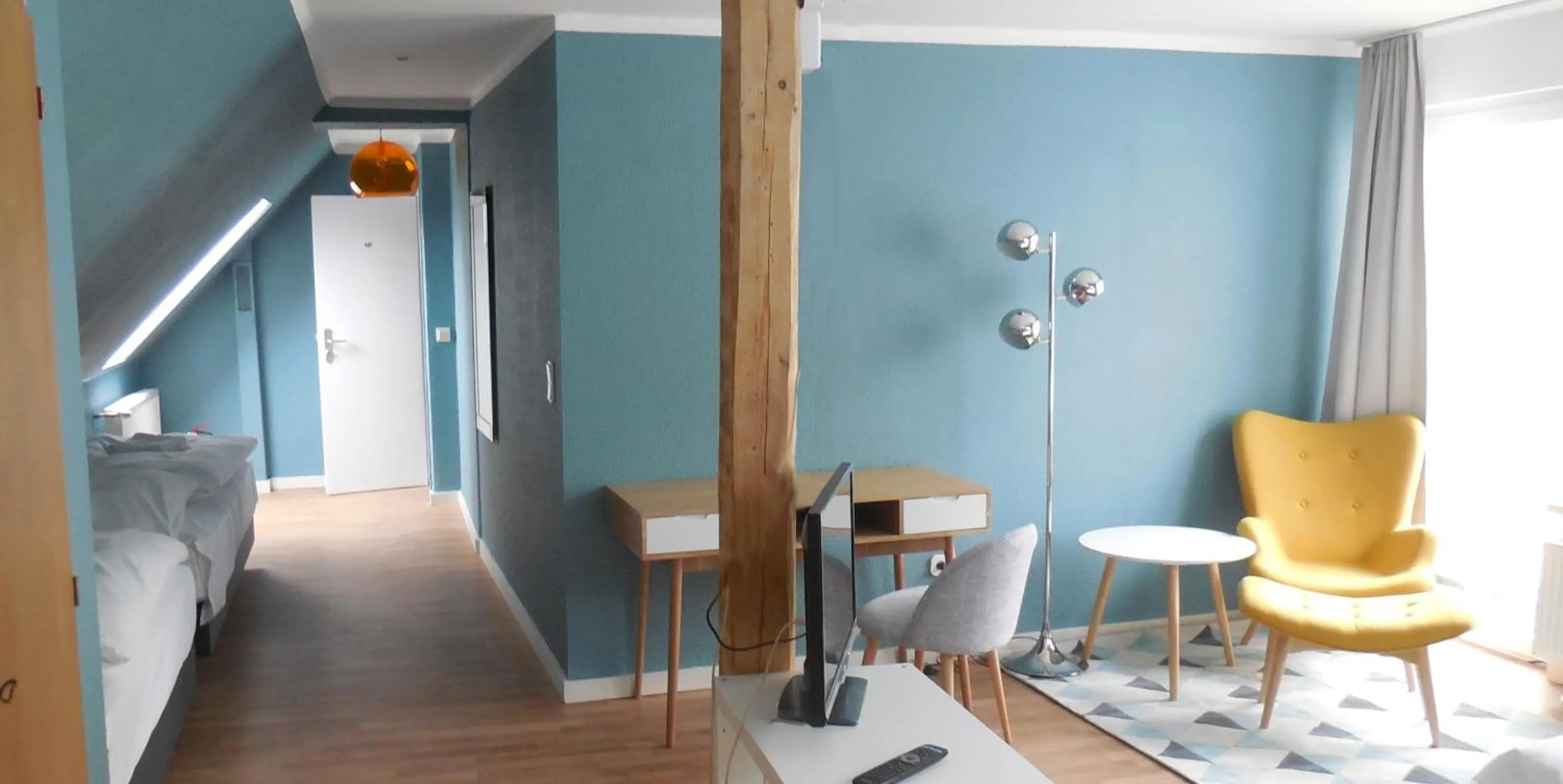 Photo of the whole room in Hotel Liegeplatz 13 Kiel by Premiere Classe