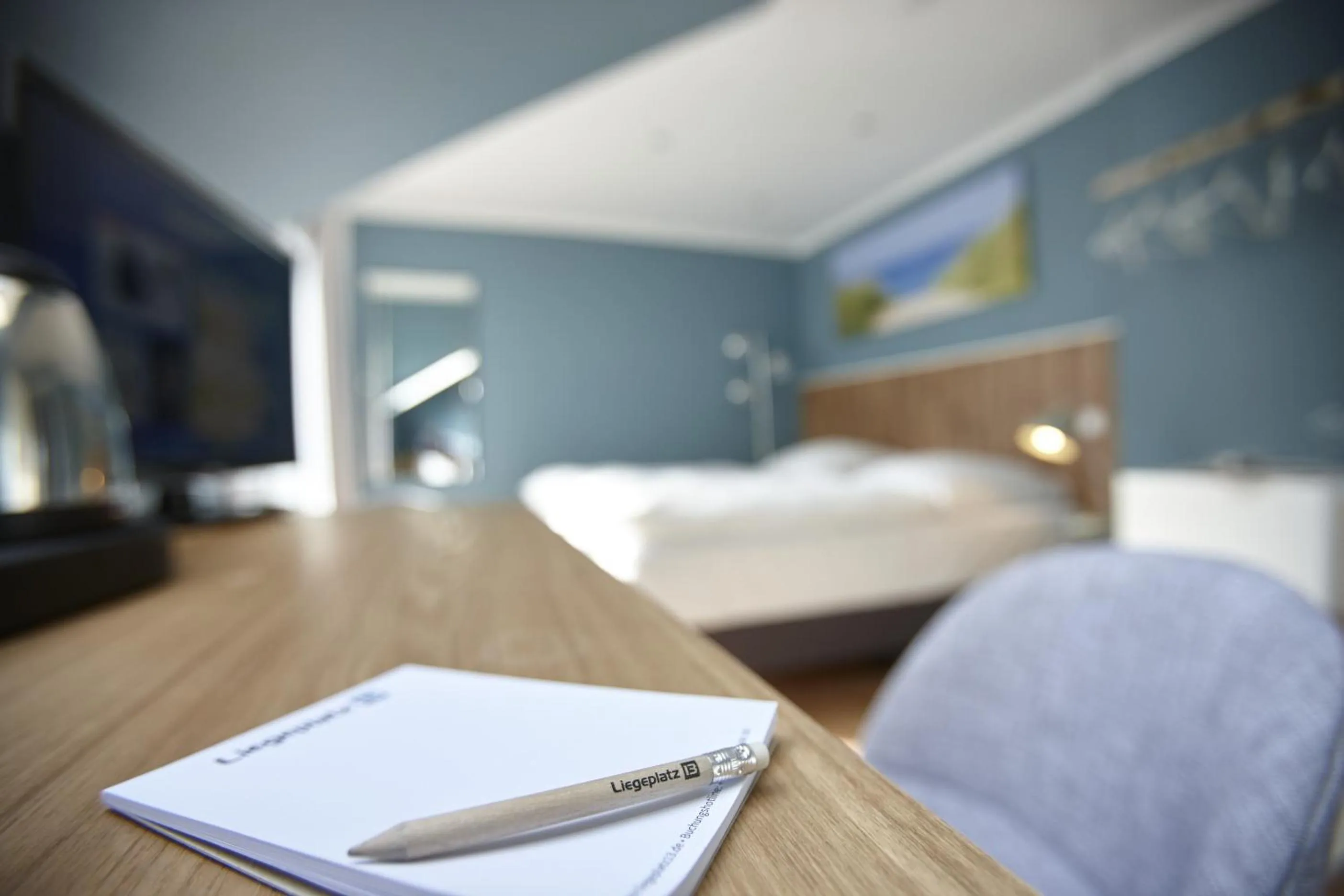 Photo of the whole room, Bed in Hotel Liegeplatz 13 Kiel by Premiere Classe